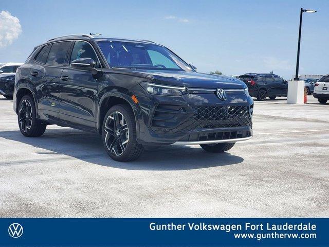 Volkswagen Tiguan 2.0T Sel R-Line Turbo With Navigation & Awd - View 1