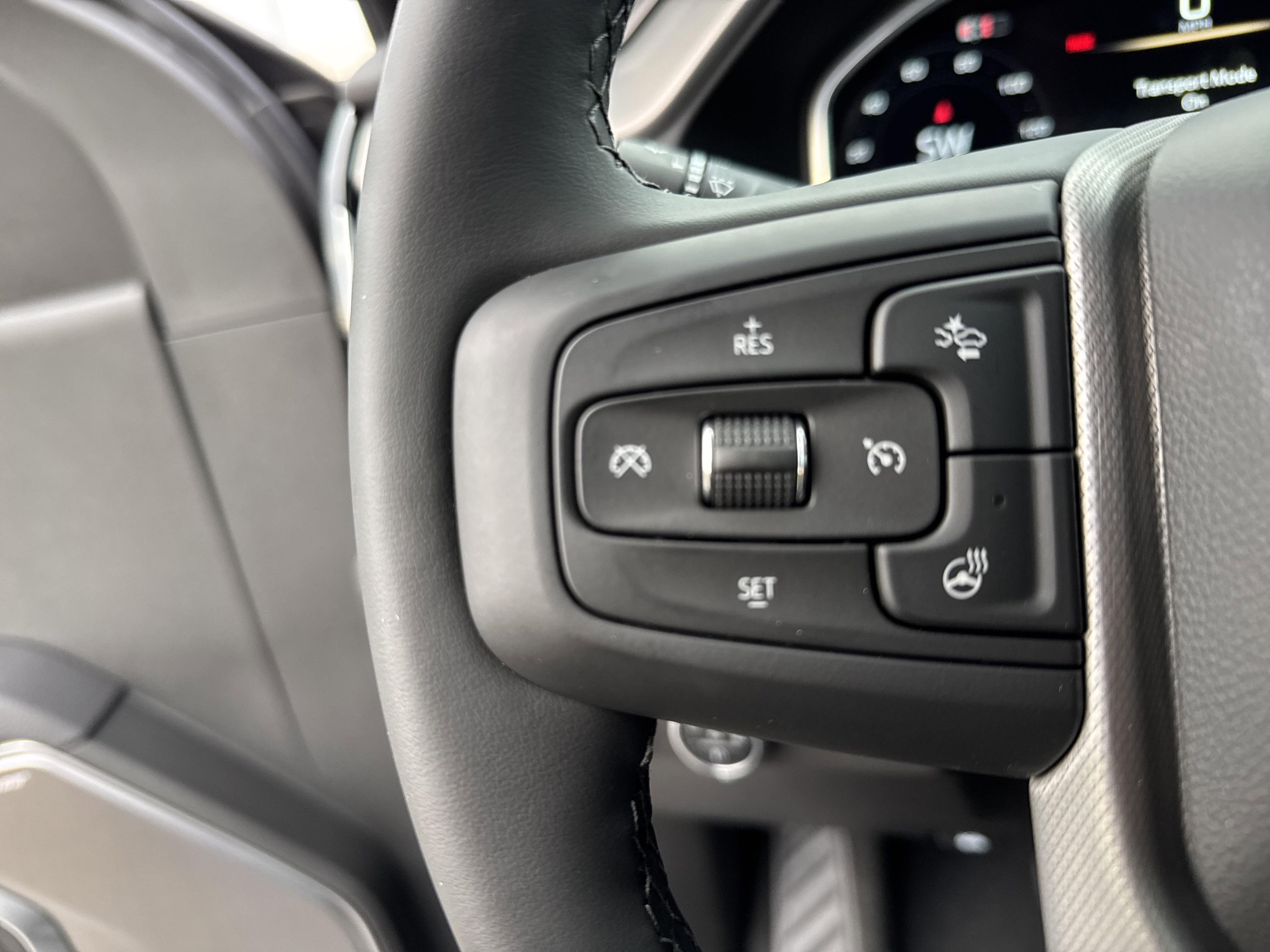 GMC Sierra 2500 Hd Denali Four Wheel Drive Crew Cab - Thumbnail 18