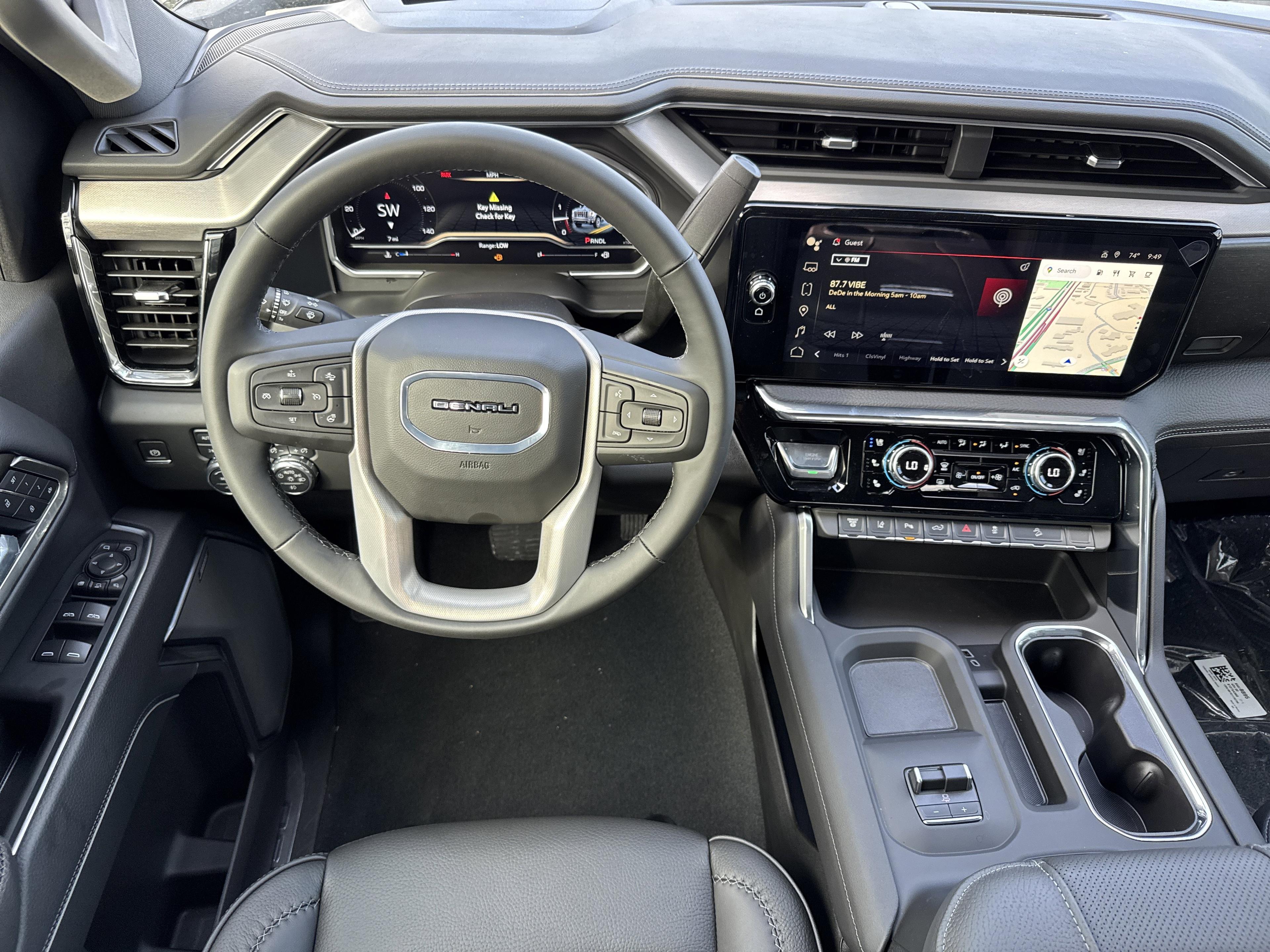 GMC Sierra 2500 Hd Denali Four Wheel Drive Crew Cab - Thumbnail 16