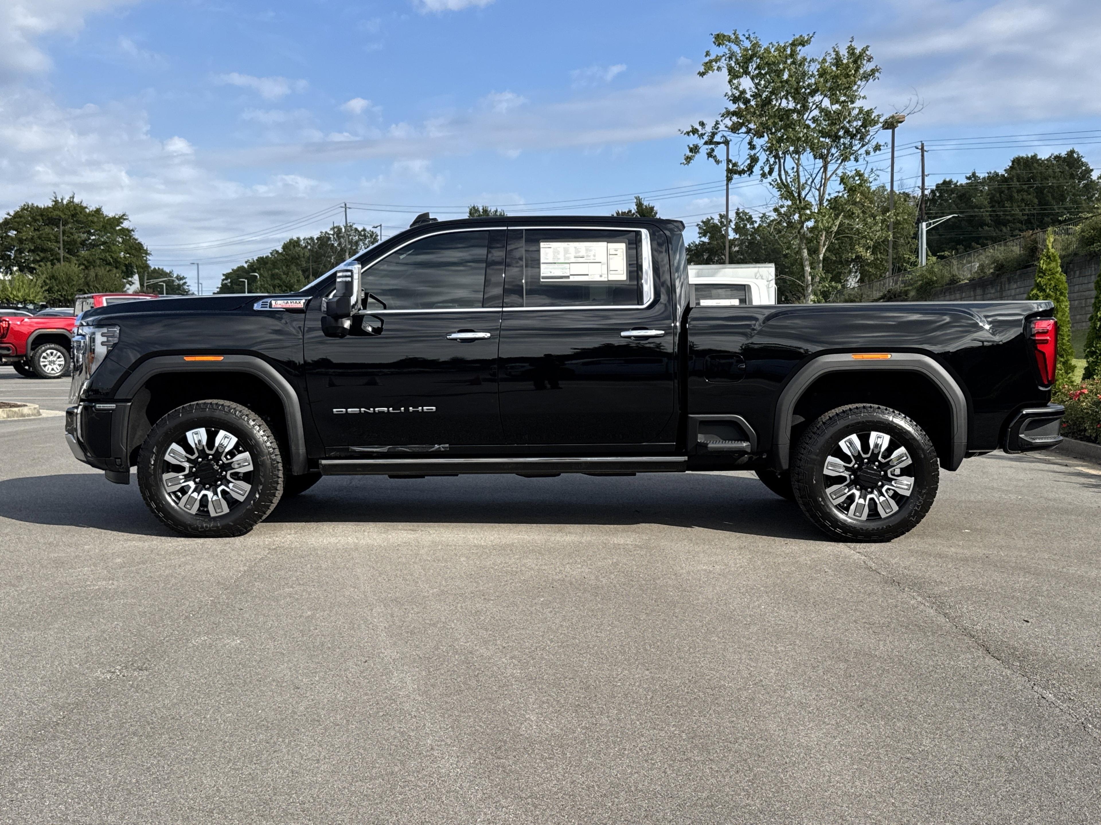 GMC Sierra 2500 Hd Denali Four Wheel Drive Crew Cab - Thumbnail 6