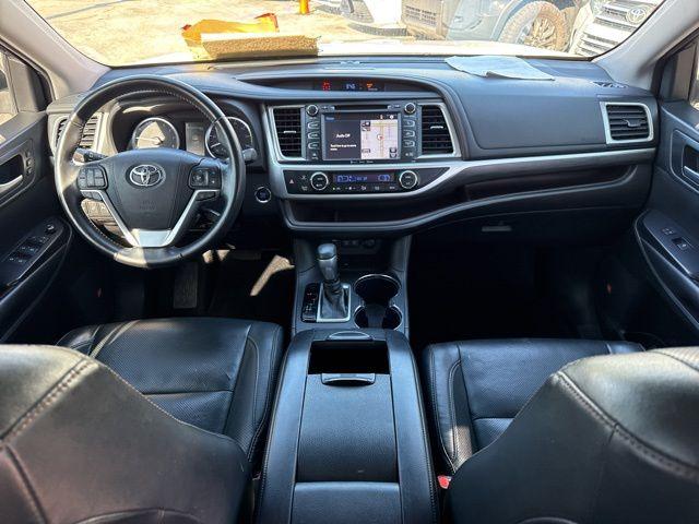 Toyota Highlander Limited Platinum In Hollywood Fl | 5Tdyzrfh8Js259456 | Toyota Of Hollywood'S Amazinn Used - Thumbnail 17