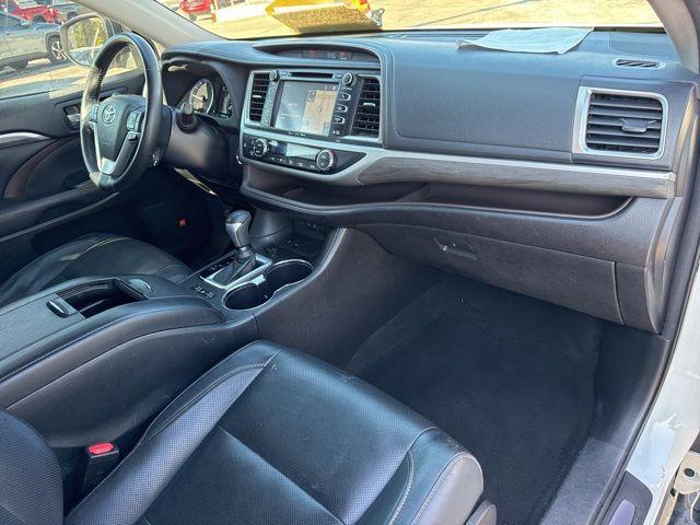 Toyota Highlander Limited Platinum In Hollywood Fl | 5Tdyzrfh8Js259456 | Toyota Of Hollywood'S Amazinn Used - Thumbnail 16