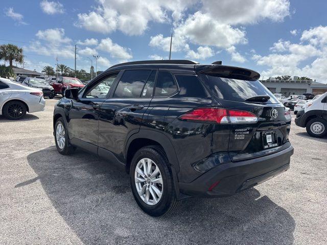 Toyota Corolla Cross Le In Hollywood Fl | 7Mubaaag4Rv088445 | Toyota Of Hollywood'S Amazinn Used Cars - Thumbnail 4