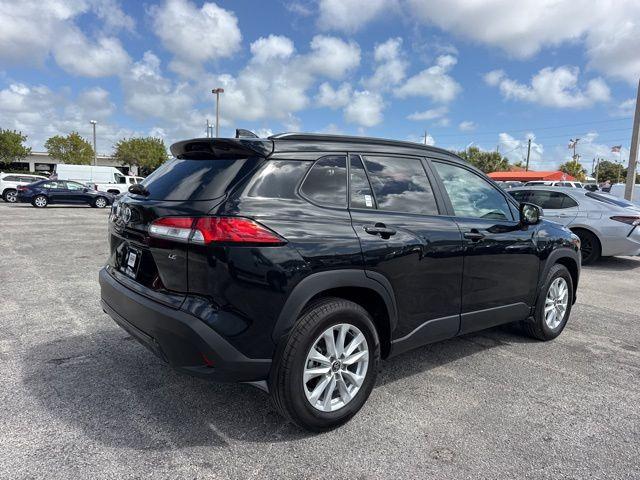 Toyota Corolla Cross Le In Hollywood Fl | 7Mubaaag4Rv088445 | Toyota Of Hollywood'S Amazinn Used Cars - Thumbnail 2