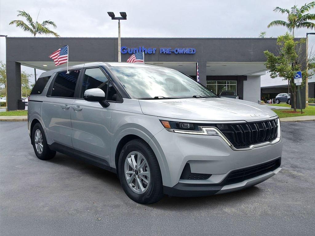 Kia Carnival Lx - Thumbnail 2