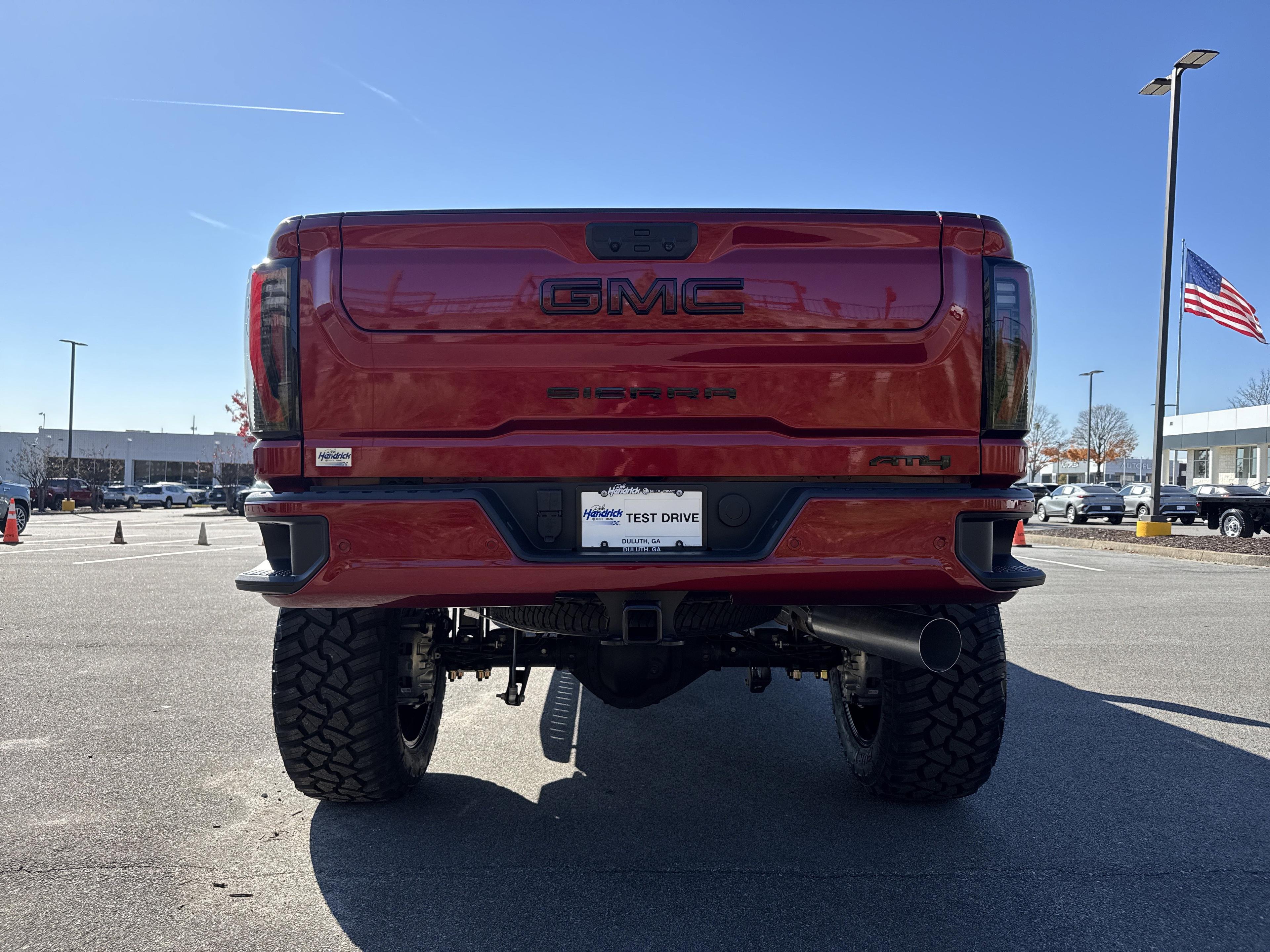 GMC Sierra 2500 Hd At4 Four Wheel Drive Crew Cab - Thumbnail 10