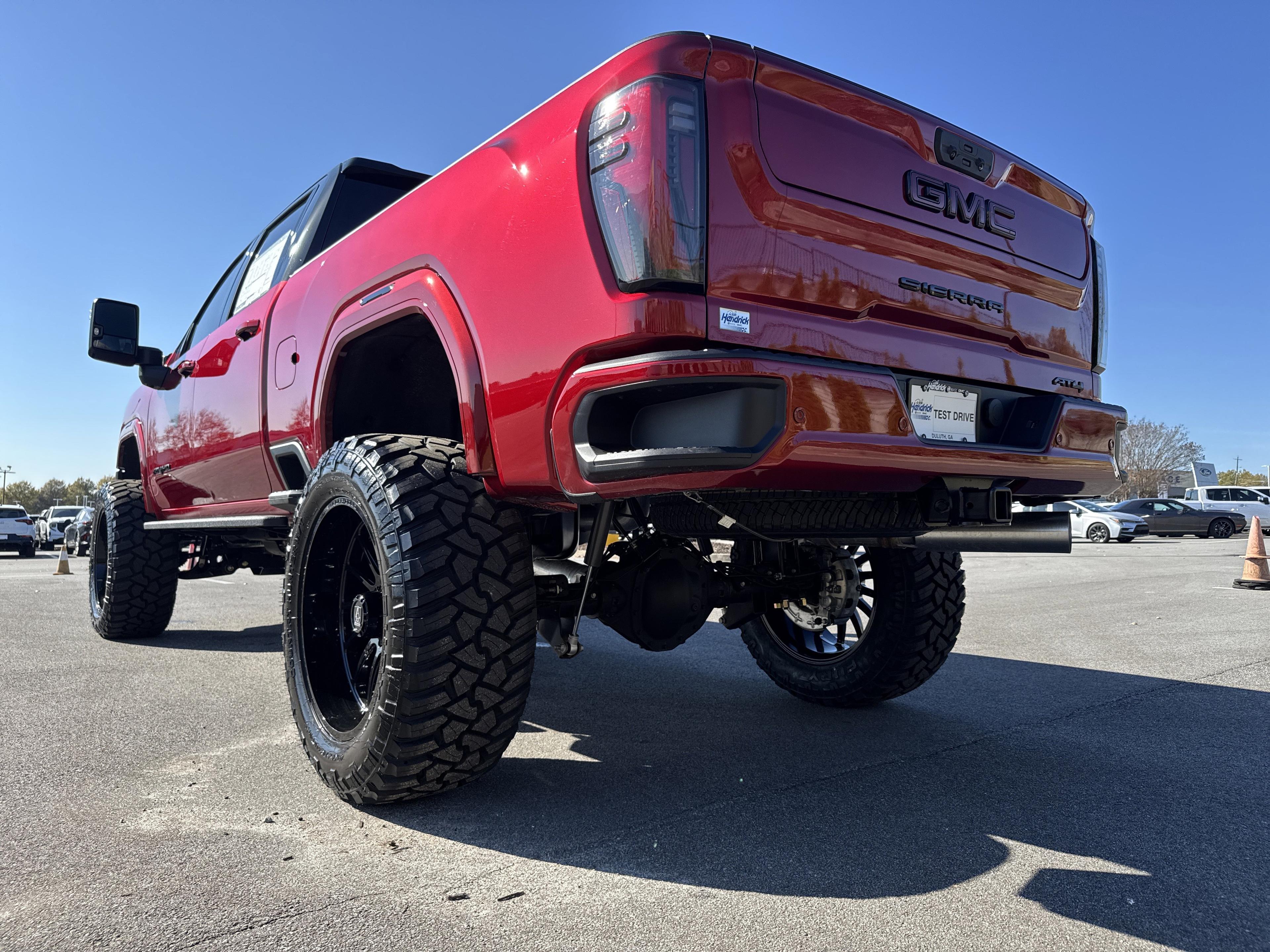 GMC Sierra 2500 Hd At4 Four Wheel Drive Crew Cab - Thumbnail 9