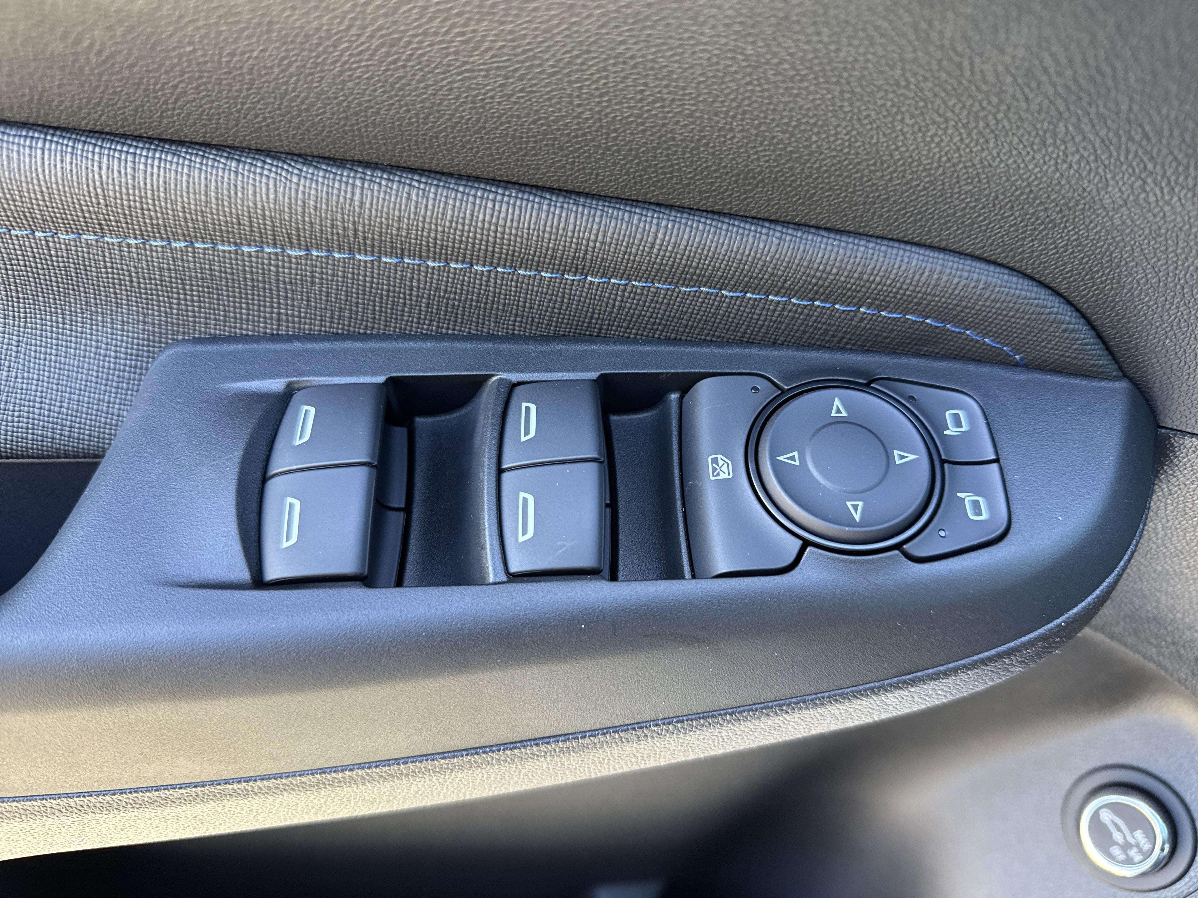 Buick Envista Sport Touring Front Wheel Drive Suv - Thumbnail 14