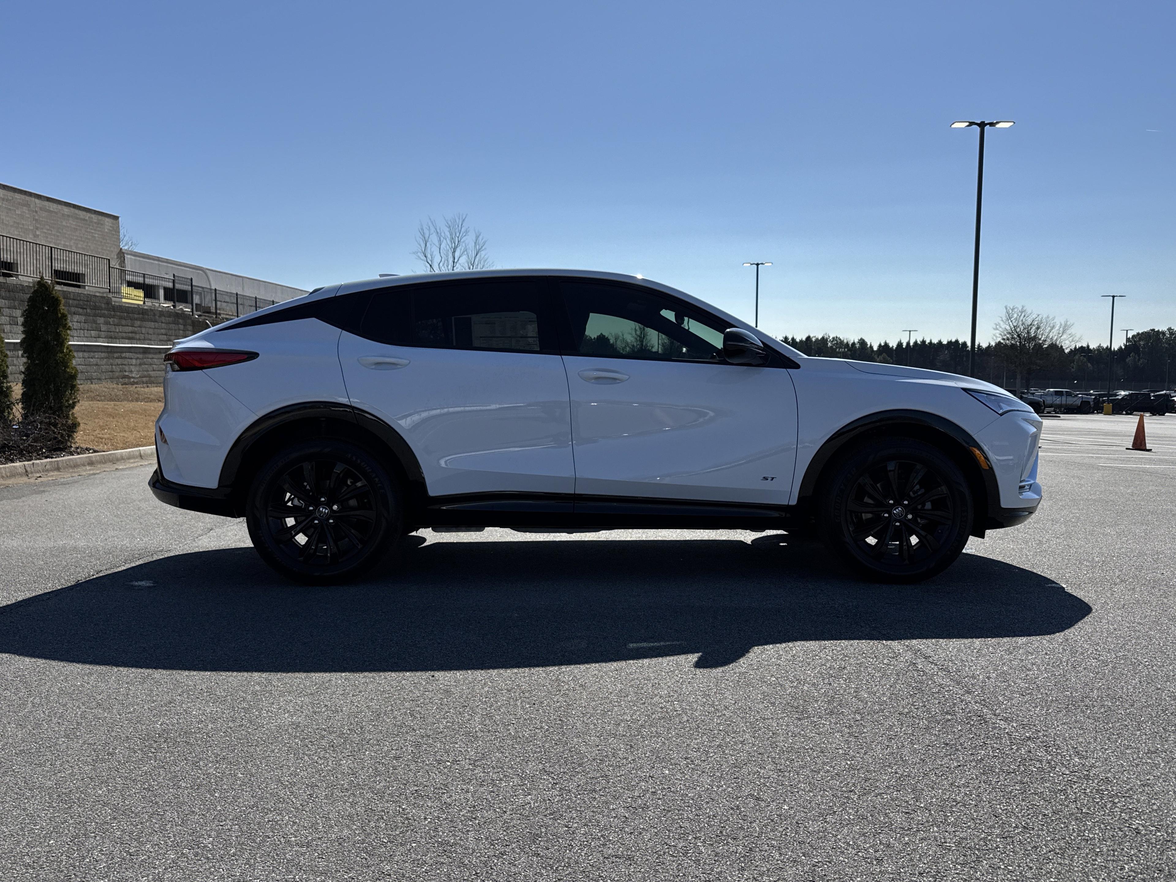 Buick Envista Sport Touring Front Wheel Drive Suv - Thumbnail 10