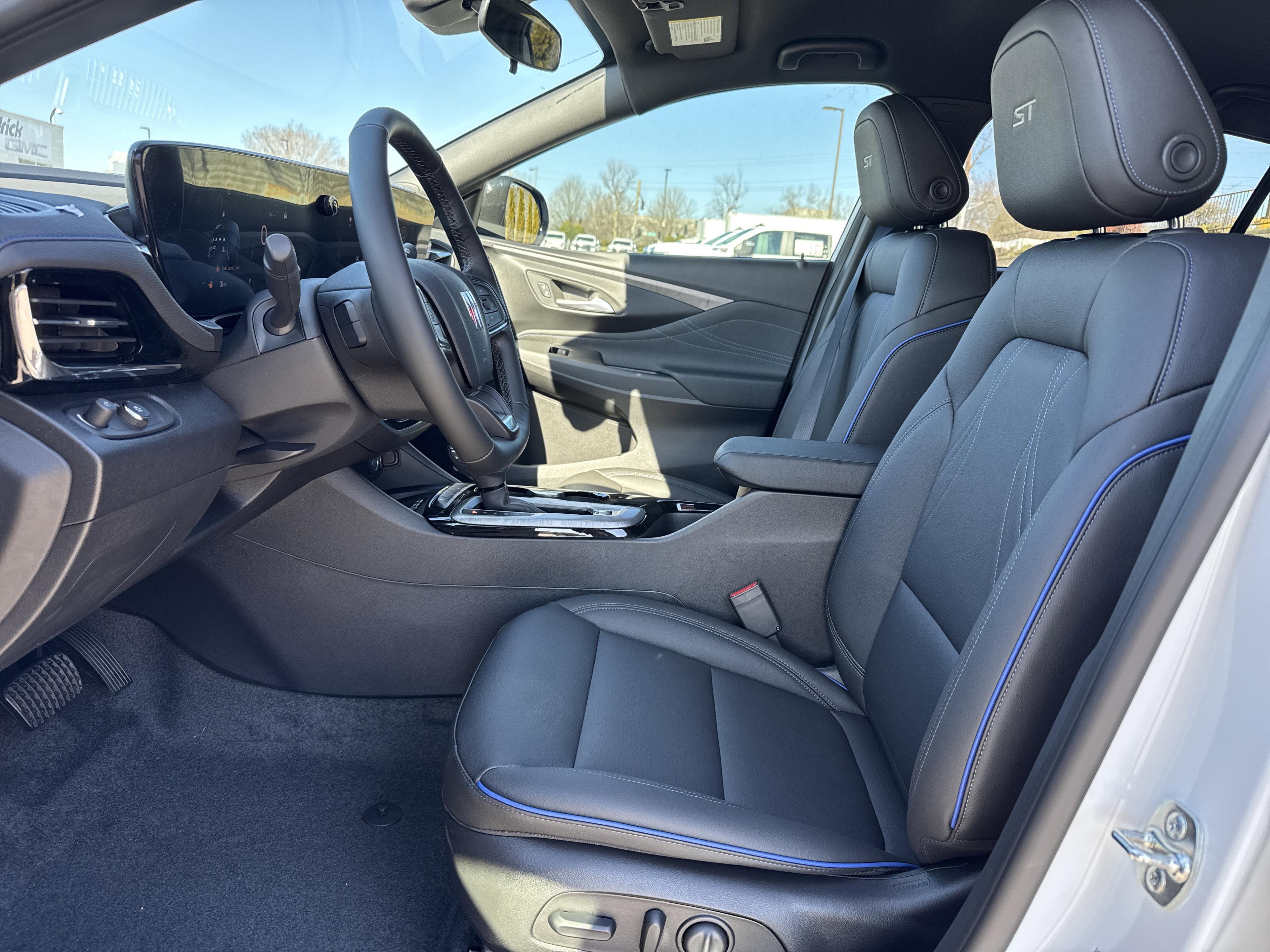 Buick Envista Sport Touring Front Wheel Drive Suv - Thumbnail 15