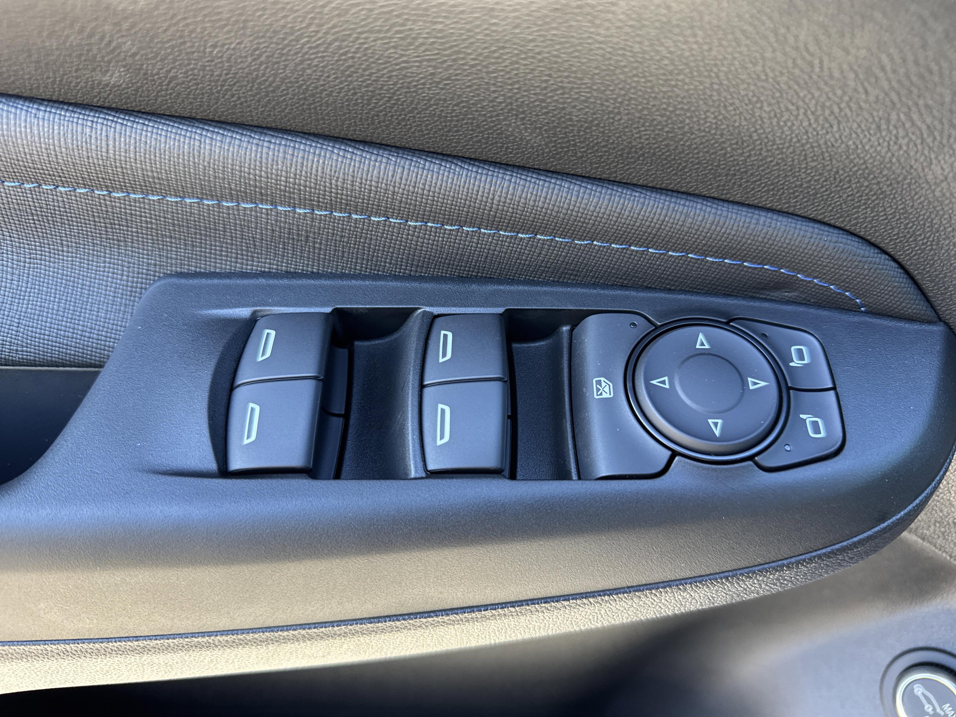 Buick Envista Sport Touring Front Wheel Drive Suv - Thumbnail 12