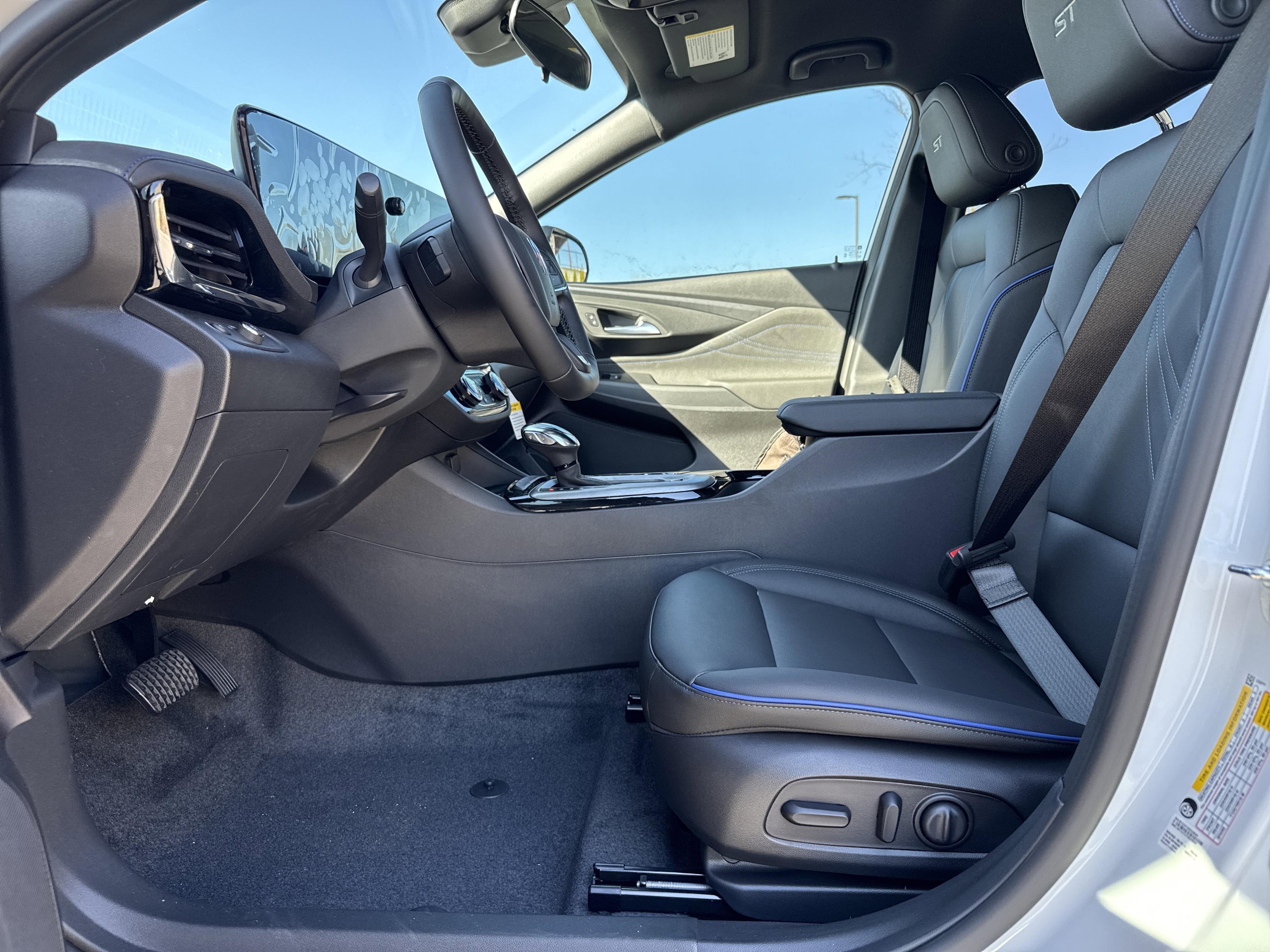 Buick Envista Sport Touring Front Wheel Drive Suv - Thumbnail 15