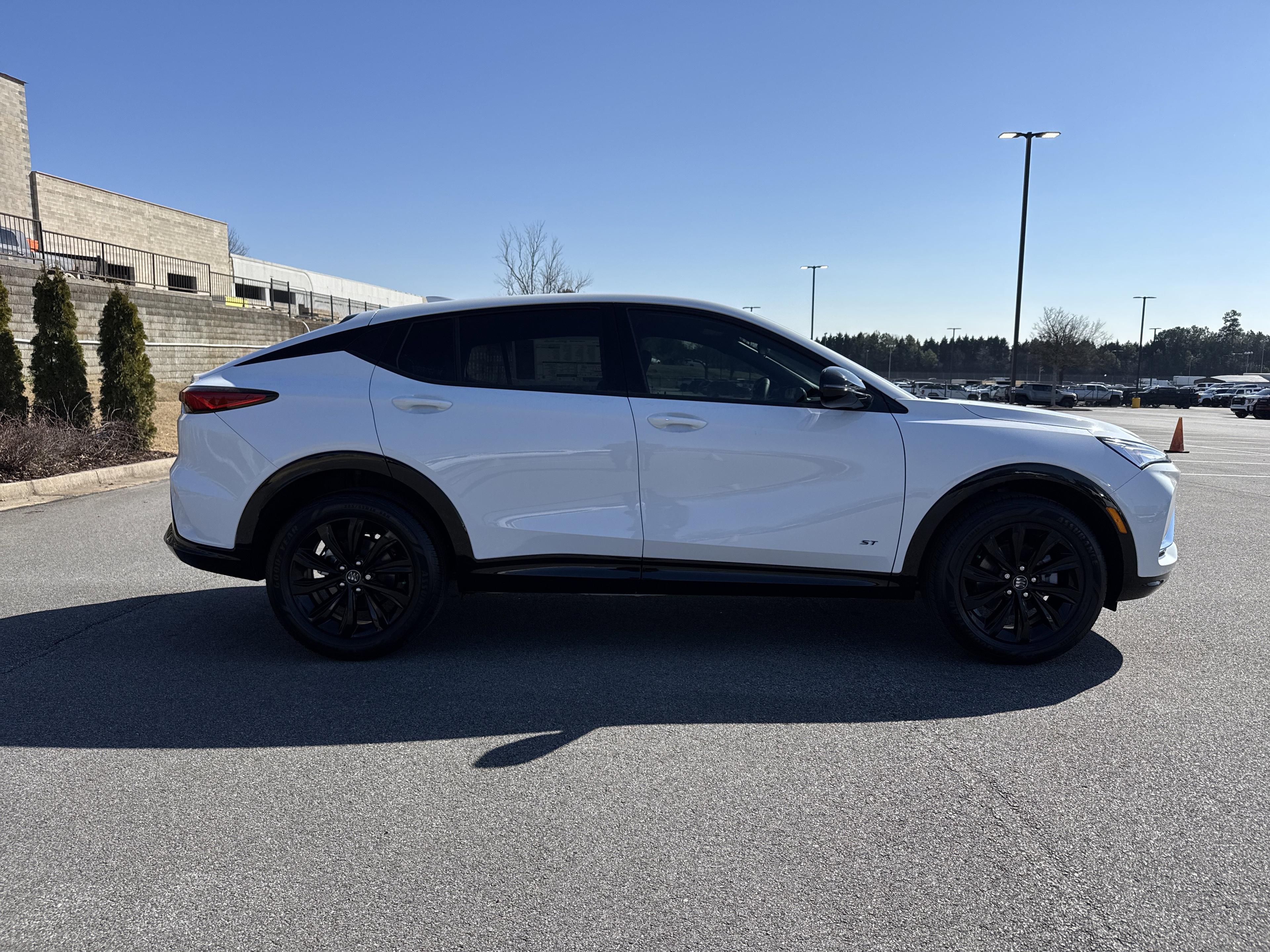 Buick Envista Sport Touring Front Wheel Drive Suv - Thumbnail 10