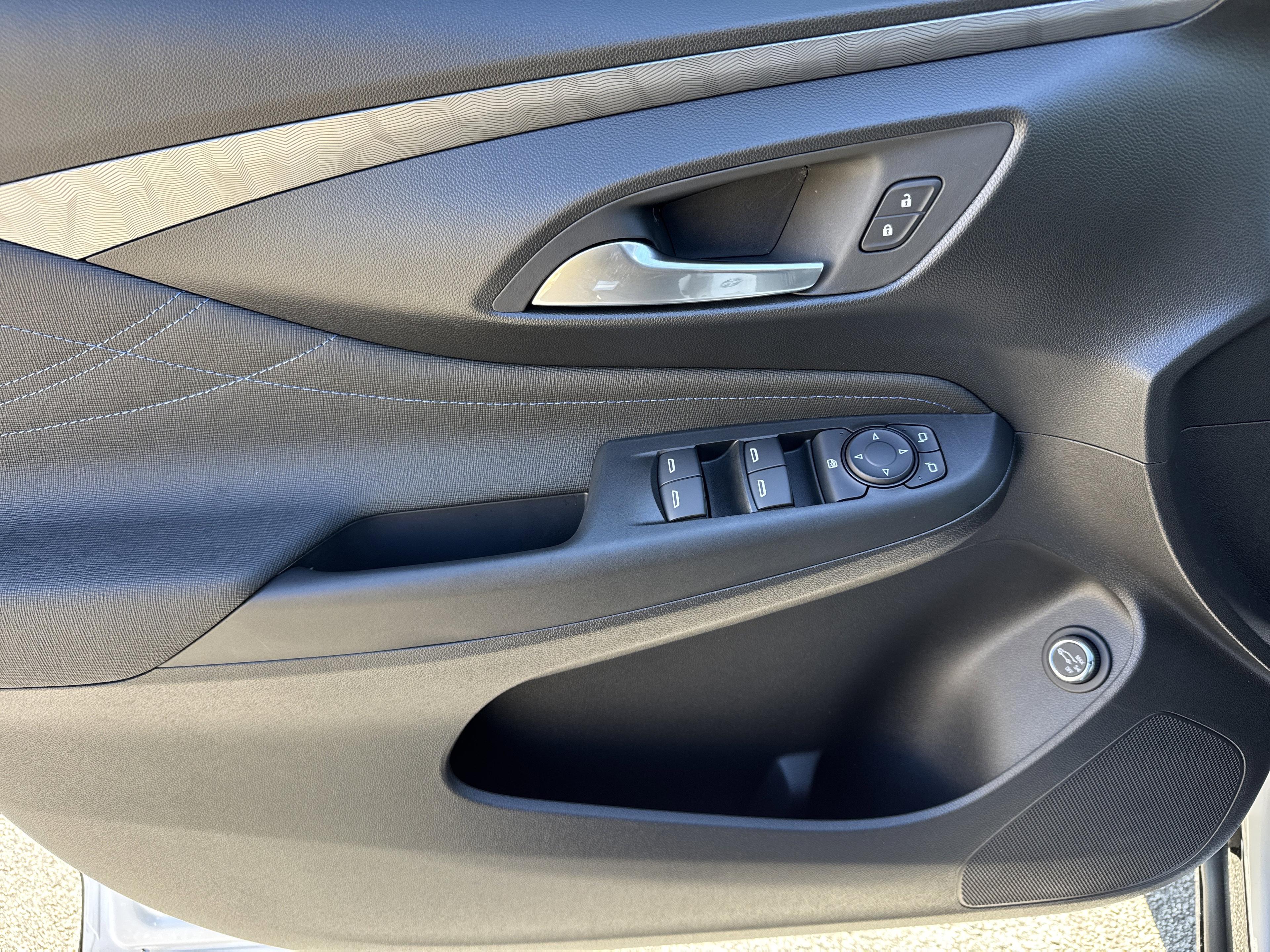 Buick Envista Sport Touring Front Wheel Drive Suv - Thumbnail 13