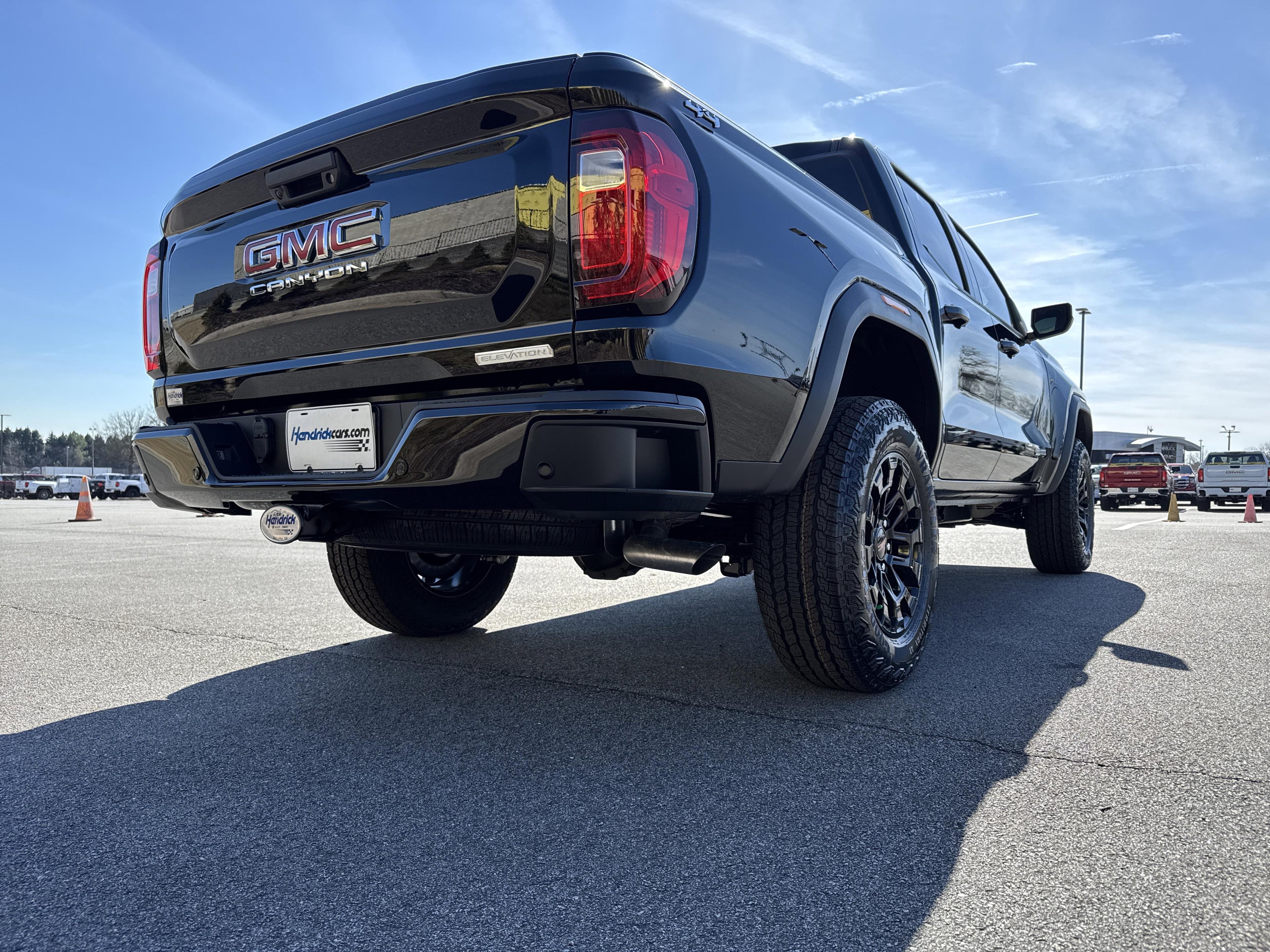 GMC Canyon Elevation Four Wheel Drive Crew Cab - Thumbnail 9