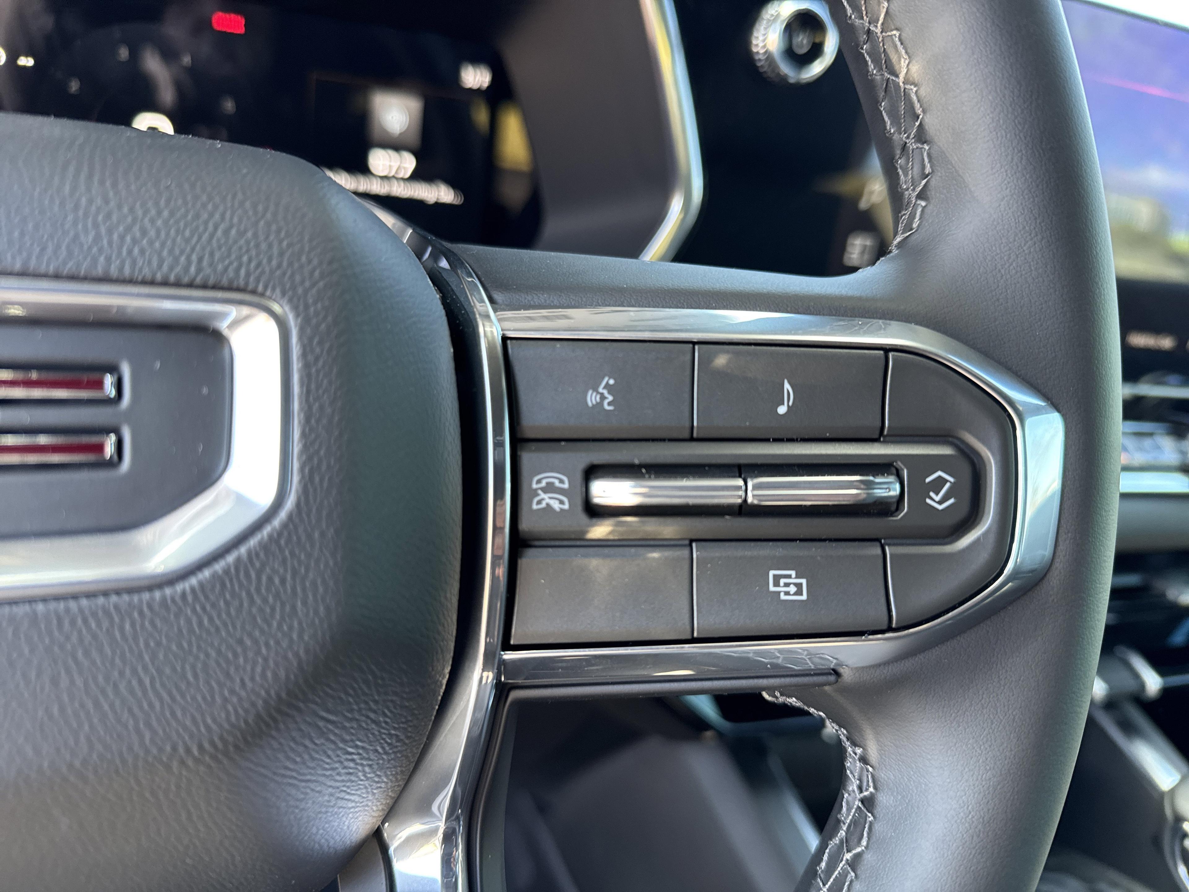 GMC Canyon Elevation Four Wheel Drive Crew Cab - Thumbnail 18