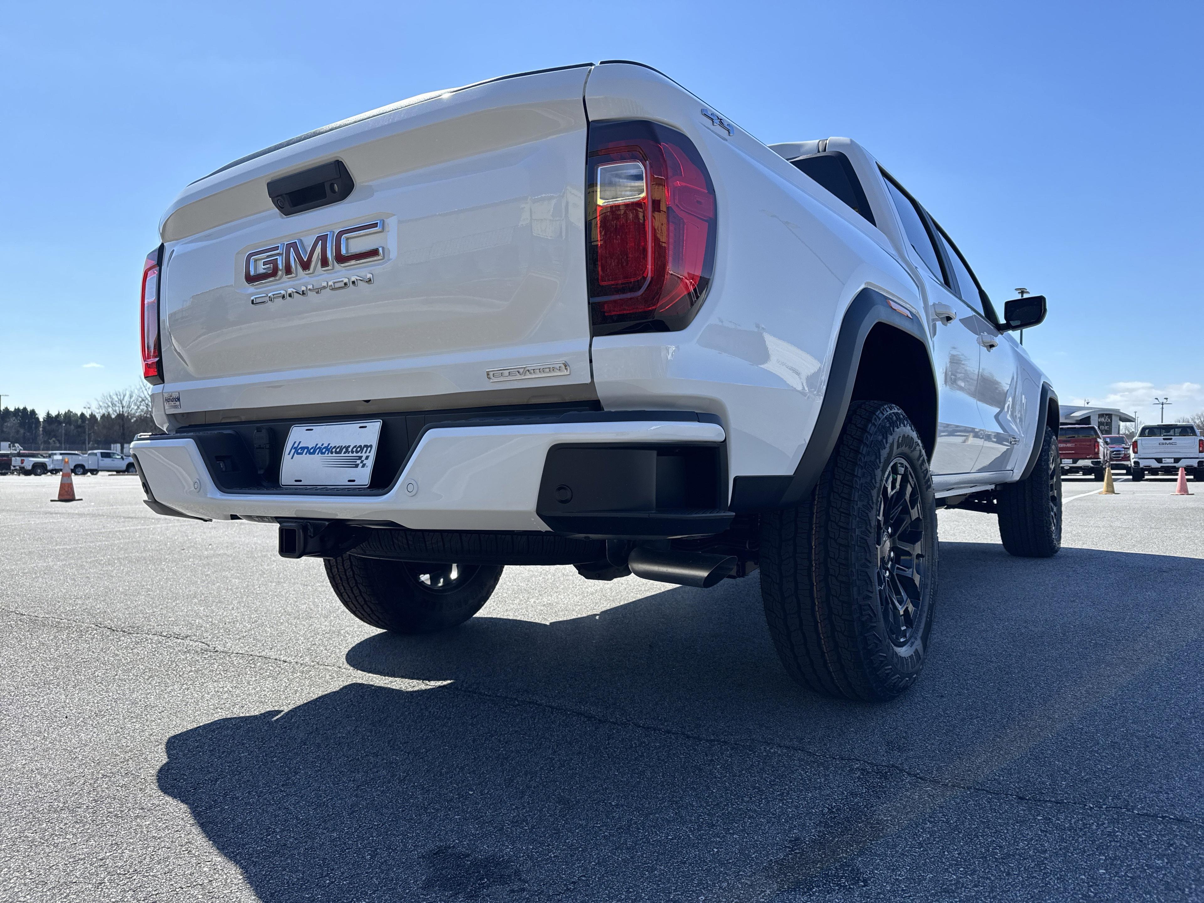 GMC Canyon Elevation Four Wheel Drive Crew Cab - Thumbnail 9