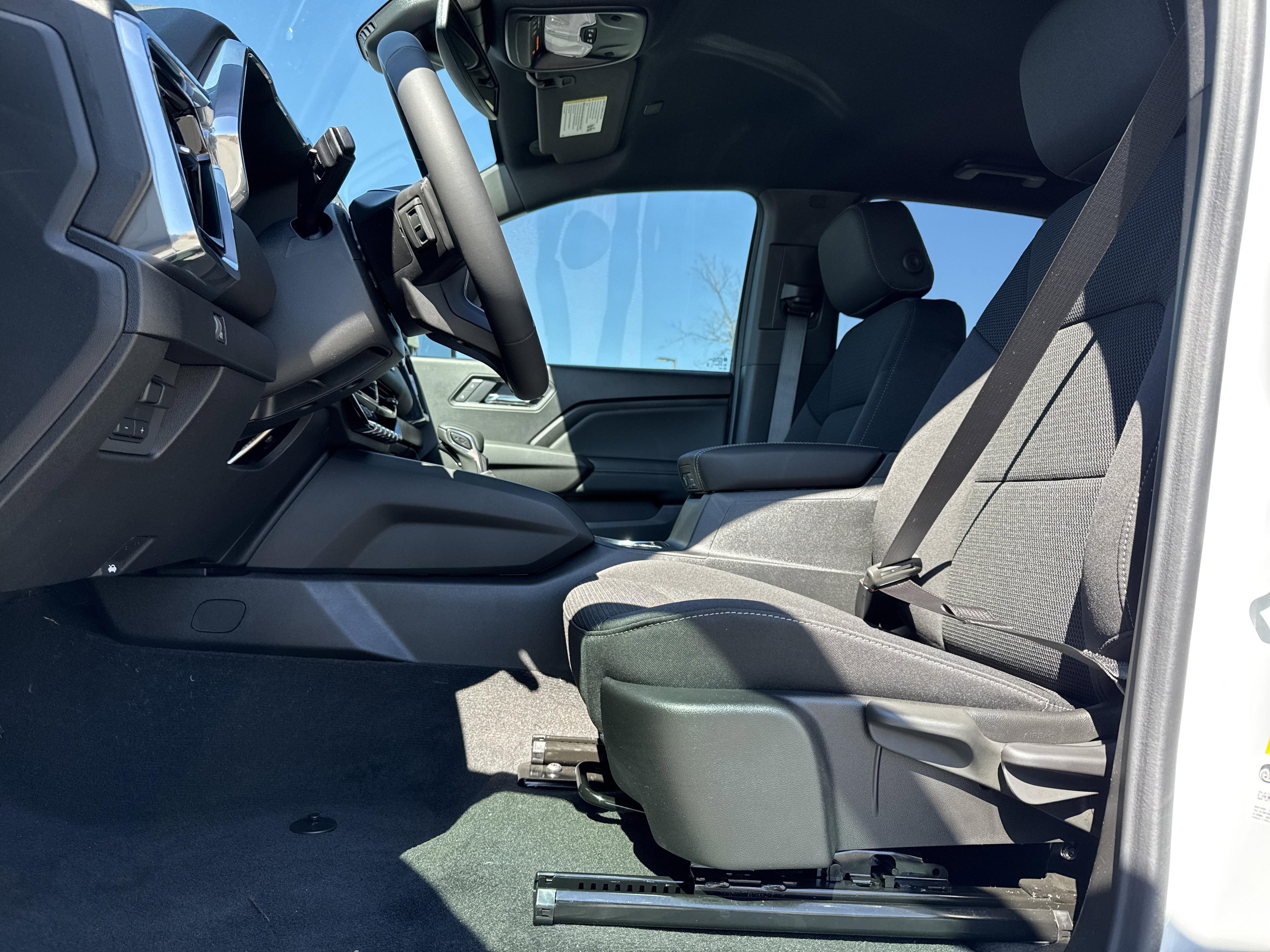 GMC Canyon Elevation Four Wheel Drive Crew Cab - Thumbnail 15