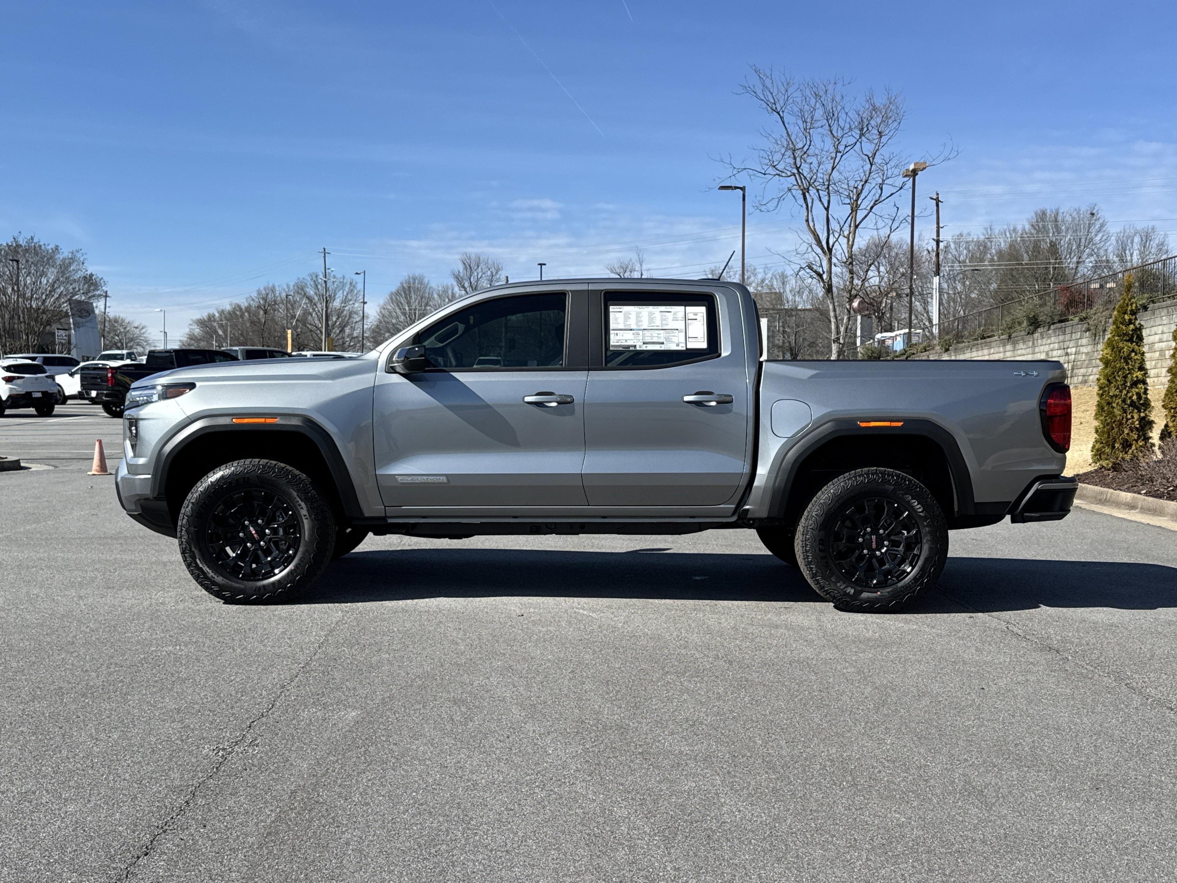 GMC Canyon Elevation Four Wheel Drive Crew Cab - Thumbnail 6