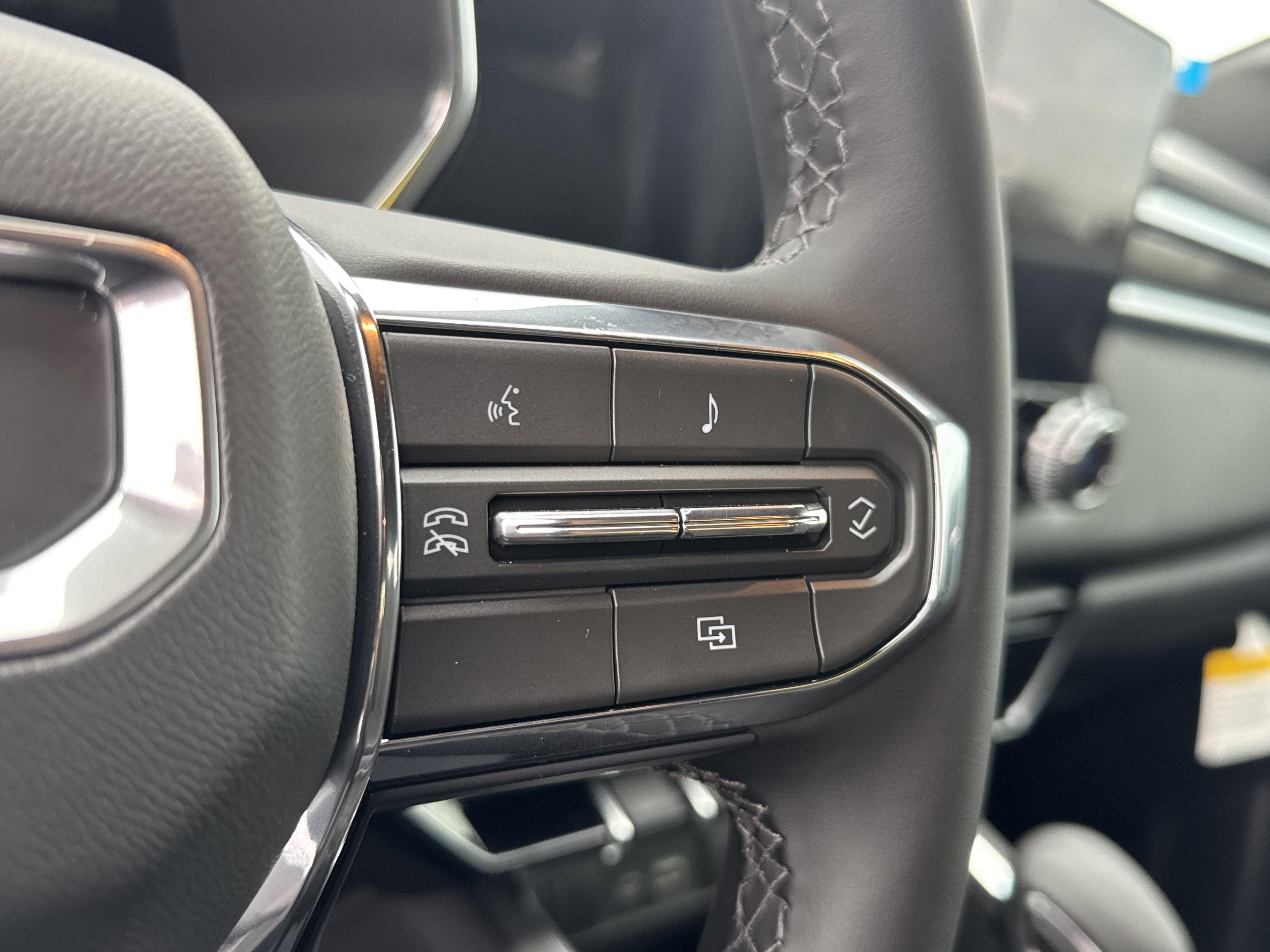 GMC Canyon Elevation Four Wheel Drive Crew Cab - Thumbnail 18