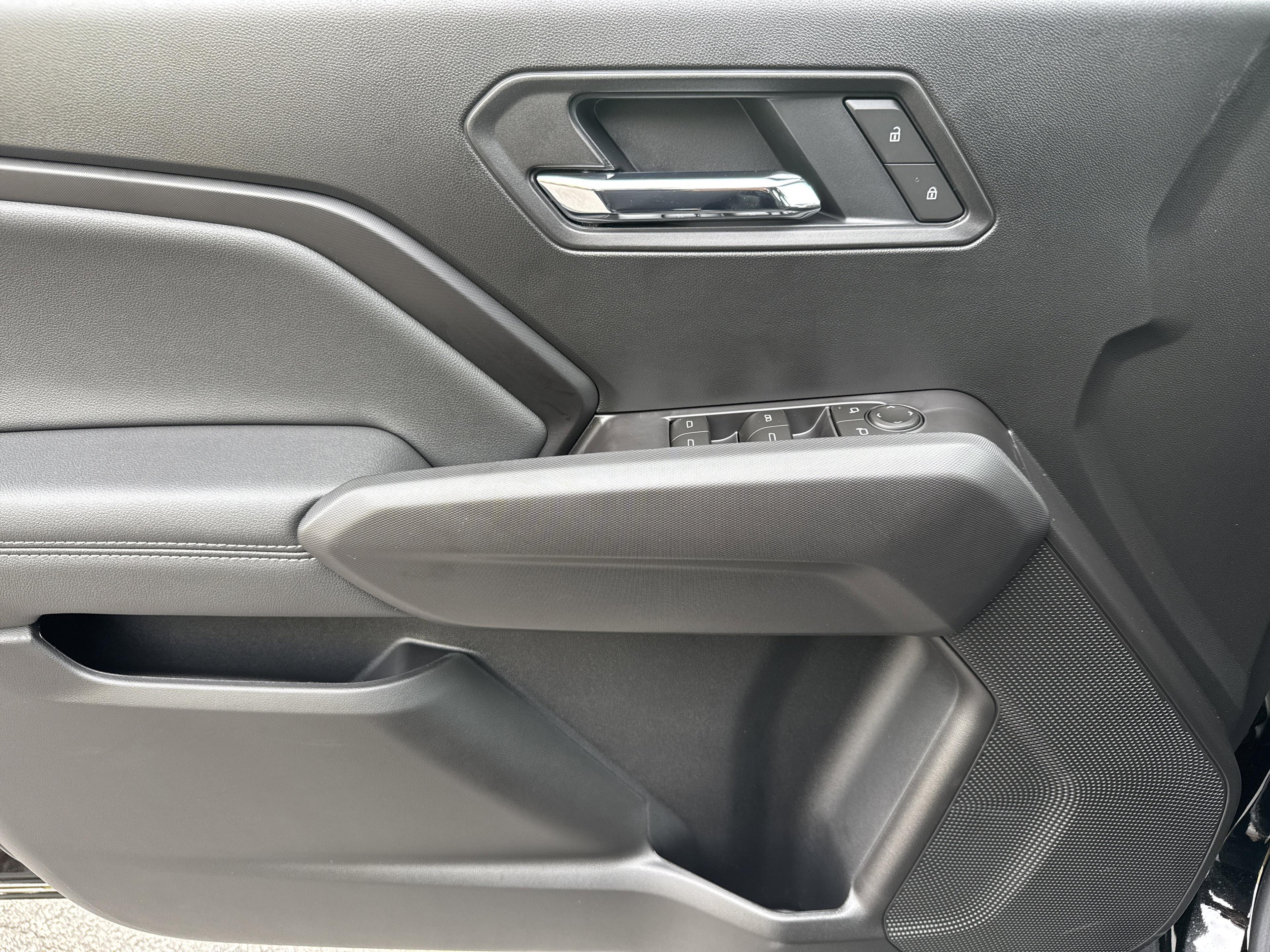 GMC Canyon Elevation Four Wheel Drive Crew Cab - Thumbnail 13