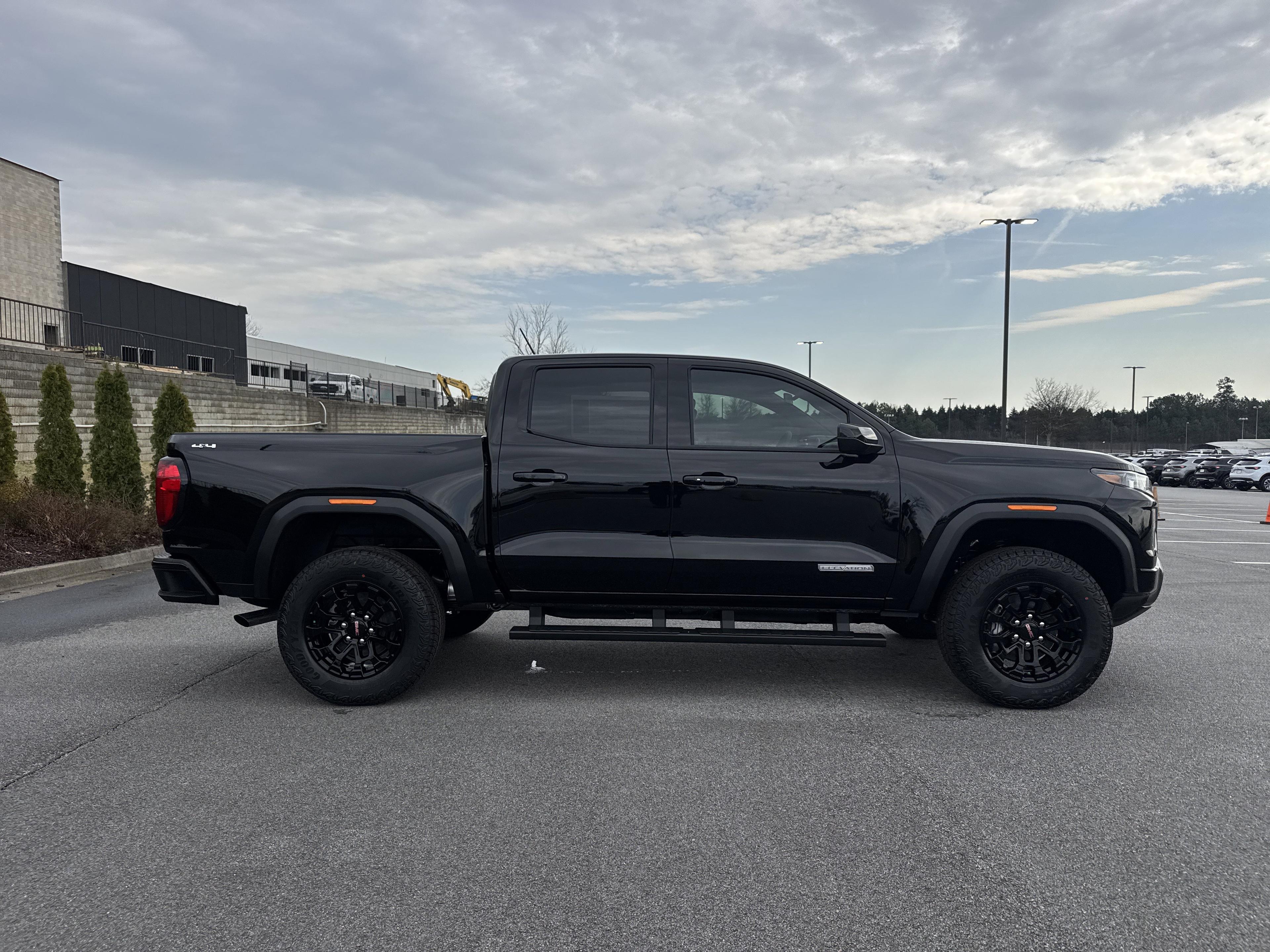 GMC Canyon Elevation Four Wheel Drive Crew Cab - Thumbnail 10