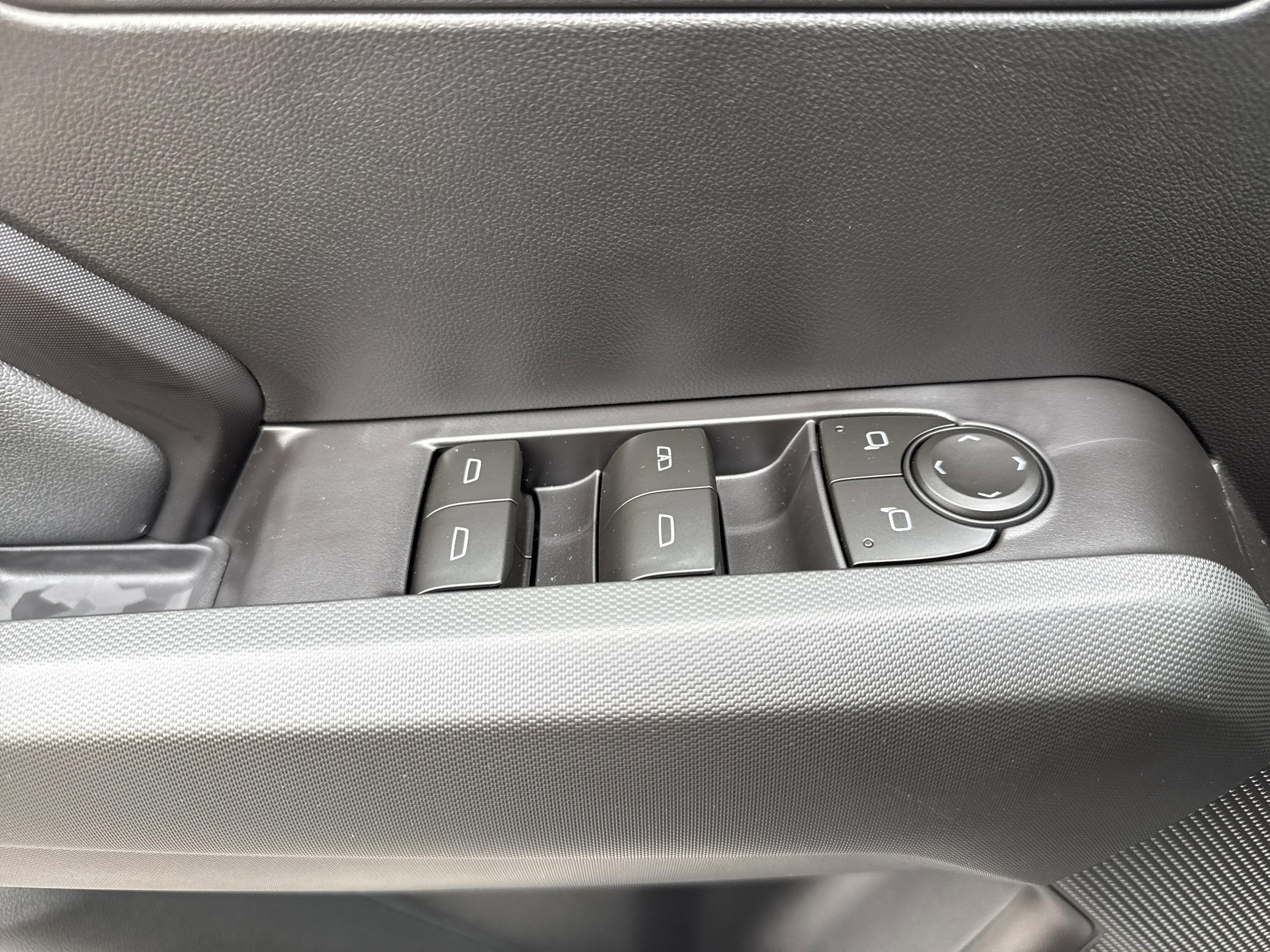 GMC Canyon Elevation Four Wheel Drive Crew Cab - Thumbnail 14