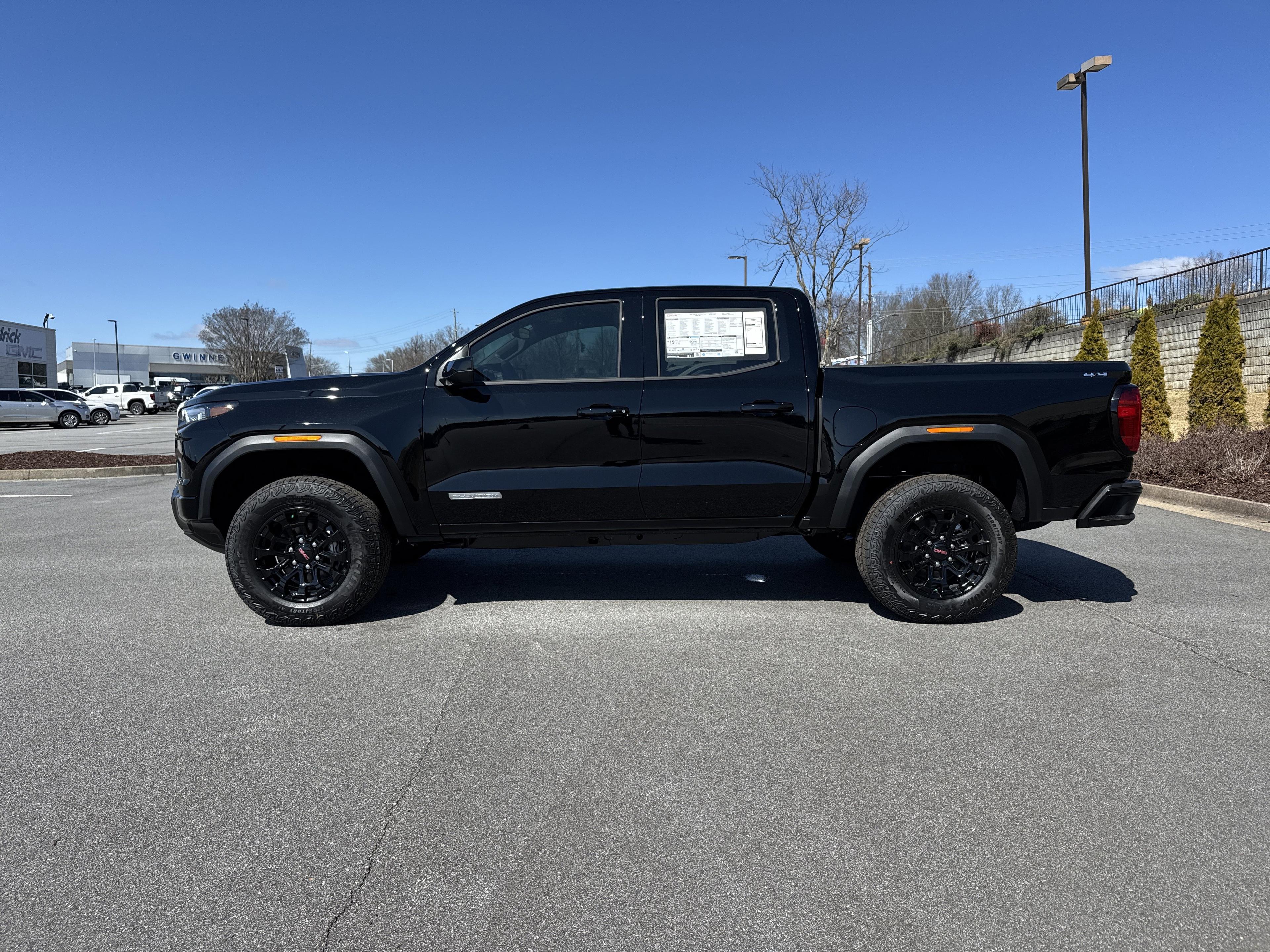 GMC Canyon Elevation Four Wheel Drive Crew Cab - Thumbnail 6