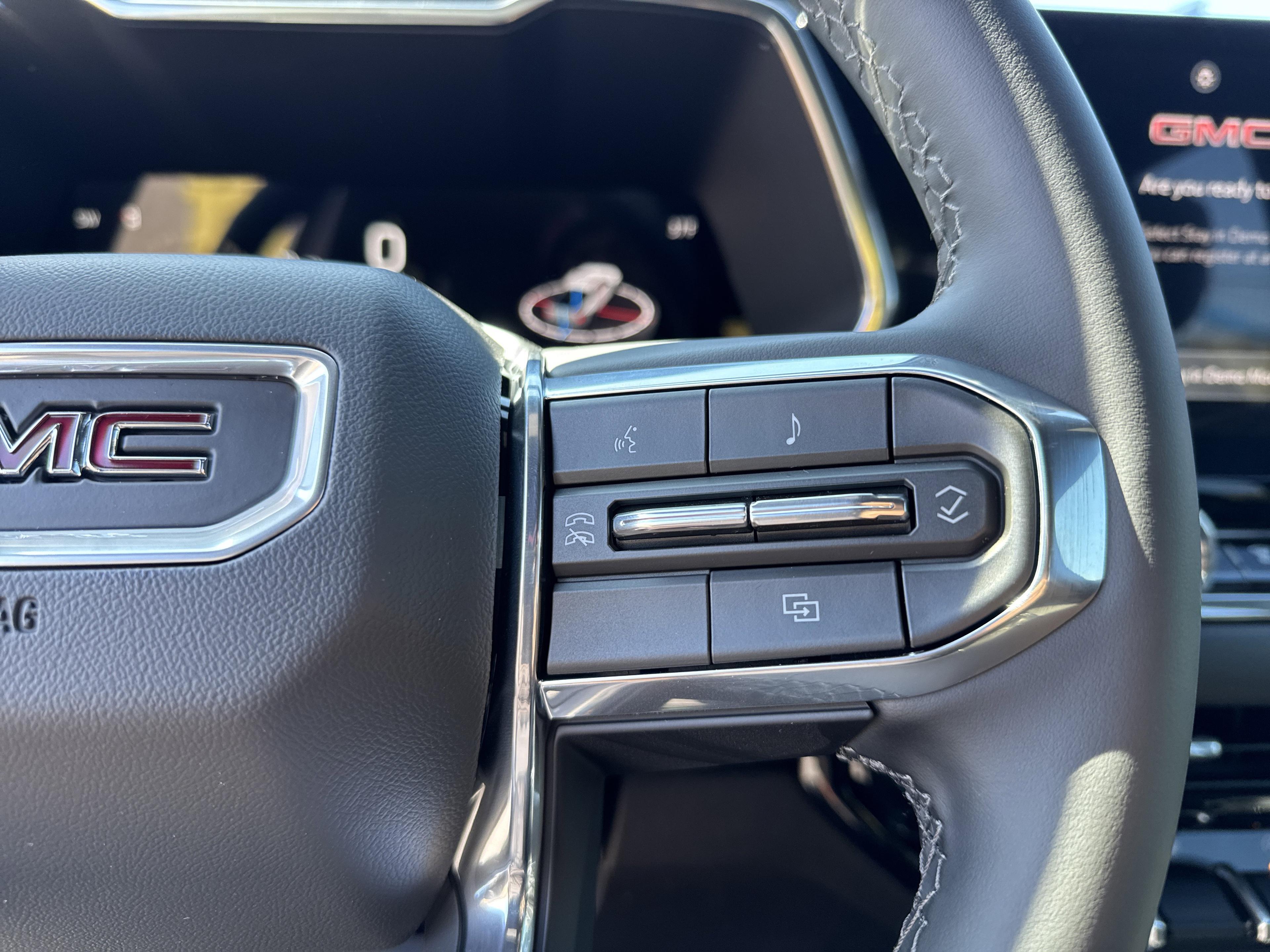 GMC Canyon Elevation Four Wheel Drive Crew Cab - Thumbnail 18