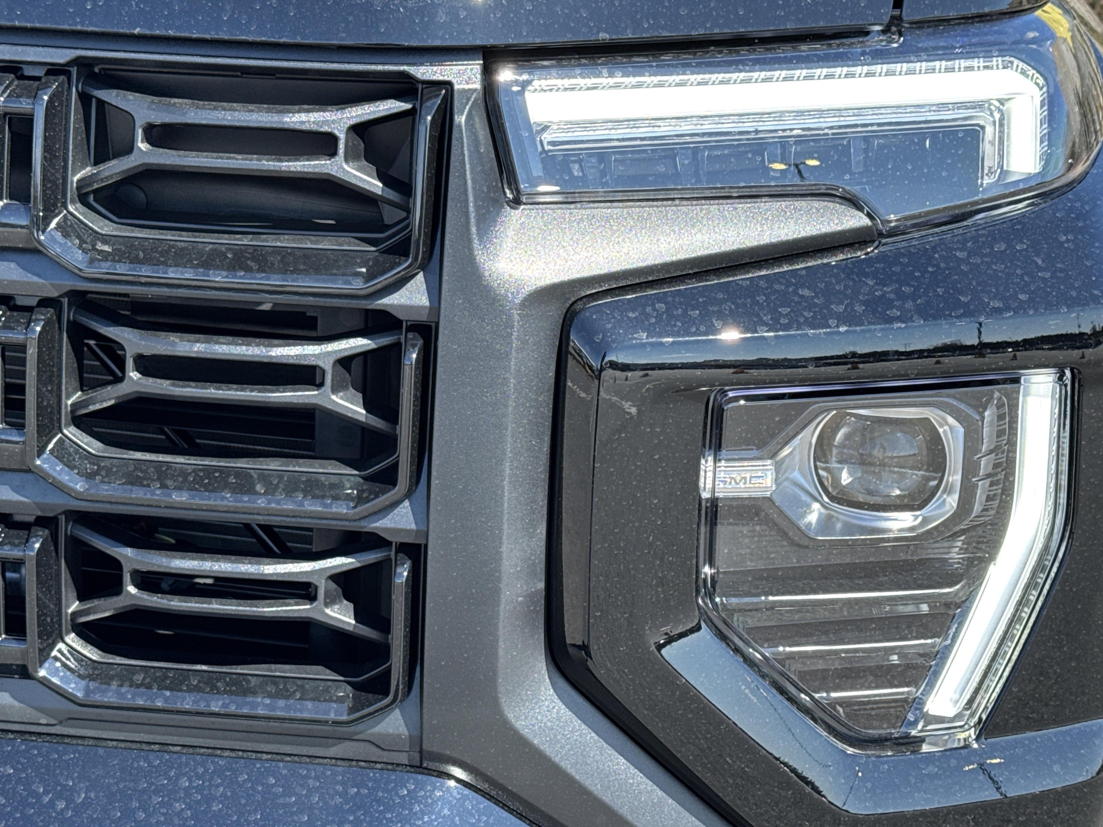 GMC Canyon Elevation Four Wheel Drive Crew Cab - Thumbnail 5