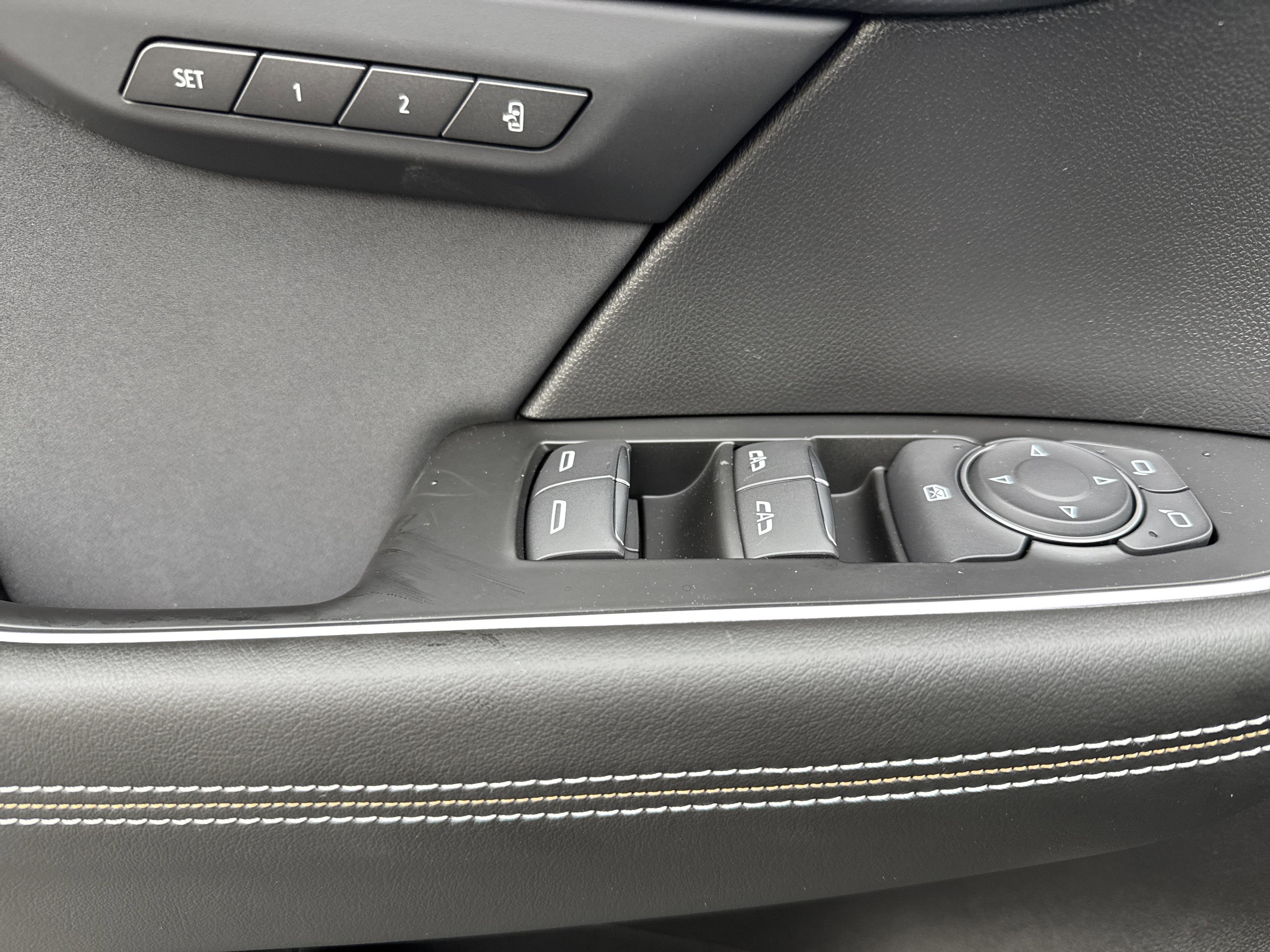 Buick Envision Sport Touring All Wheel Drive Suv - Thumbnail 14