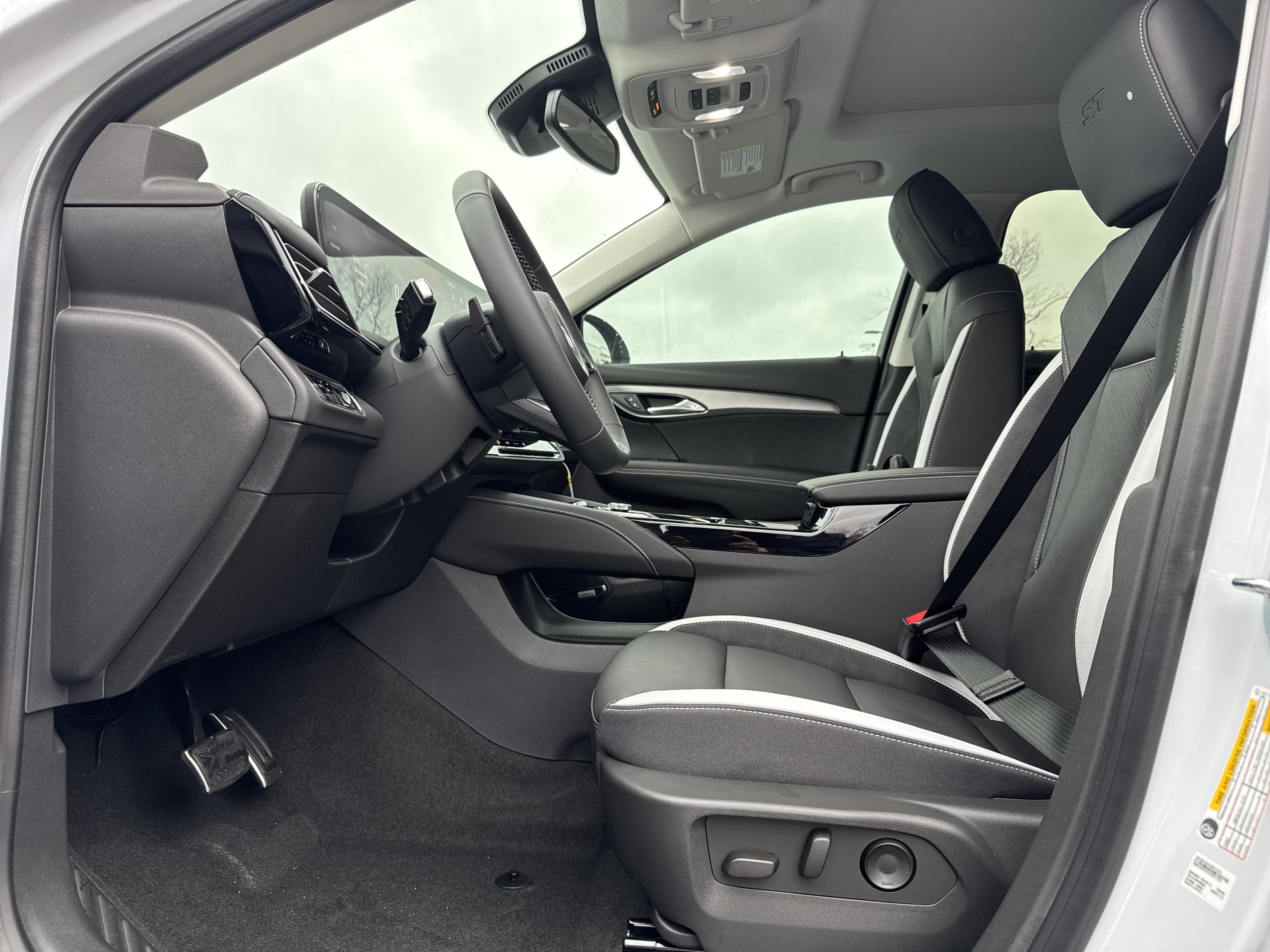 Buick Envision Sport Touring All Wheel Drive Suv - Thumbnail 15