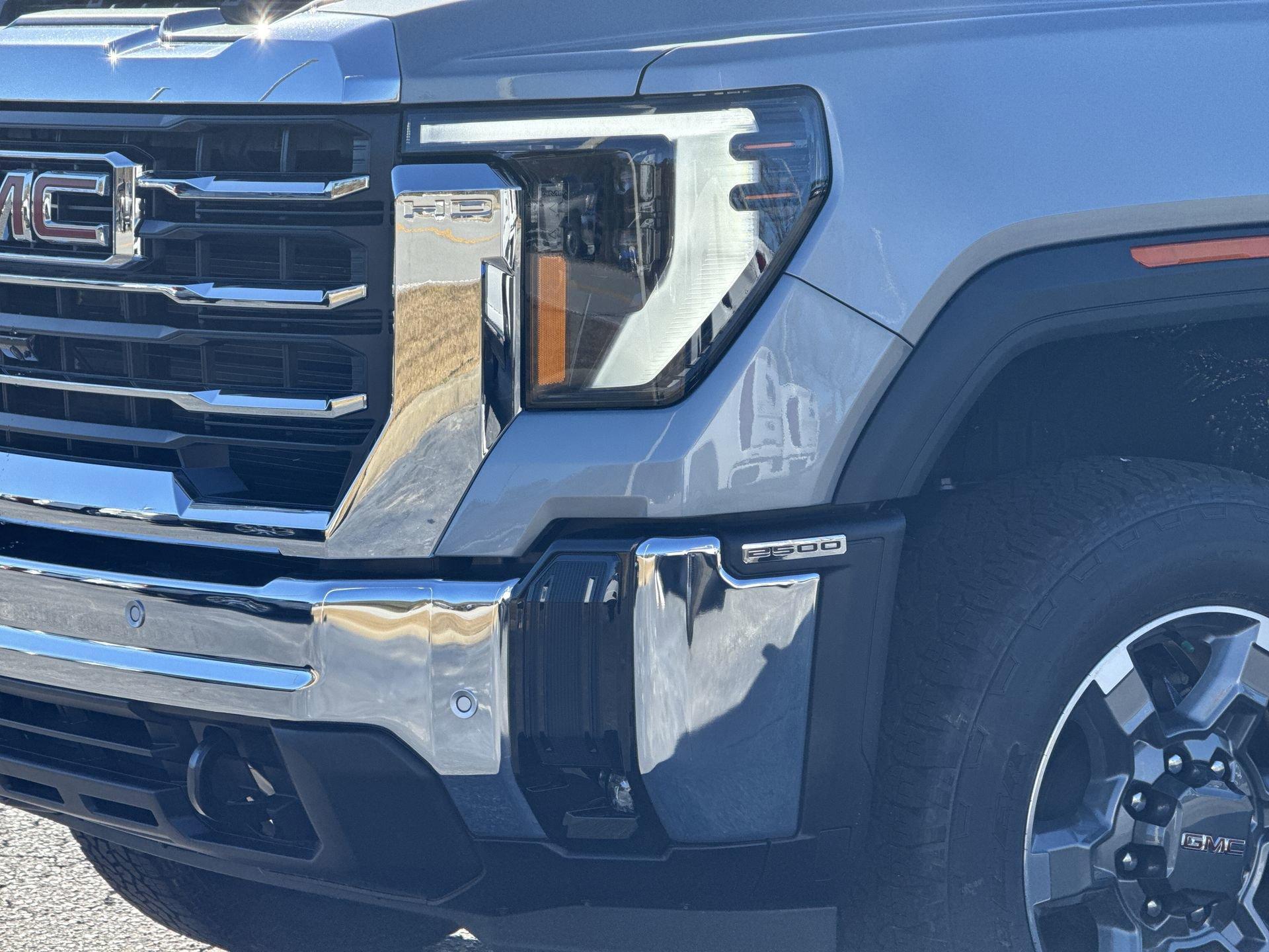 GMC Sierra 2500 Hd Sle Four Wheel Drive Double Cab - Thumbnail 5