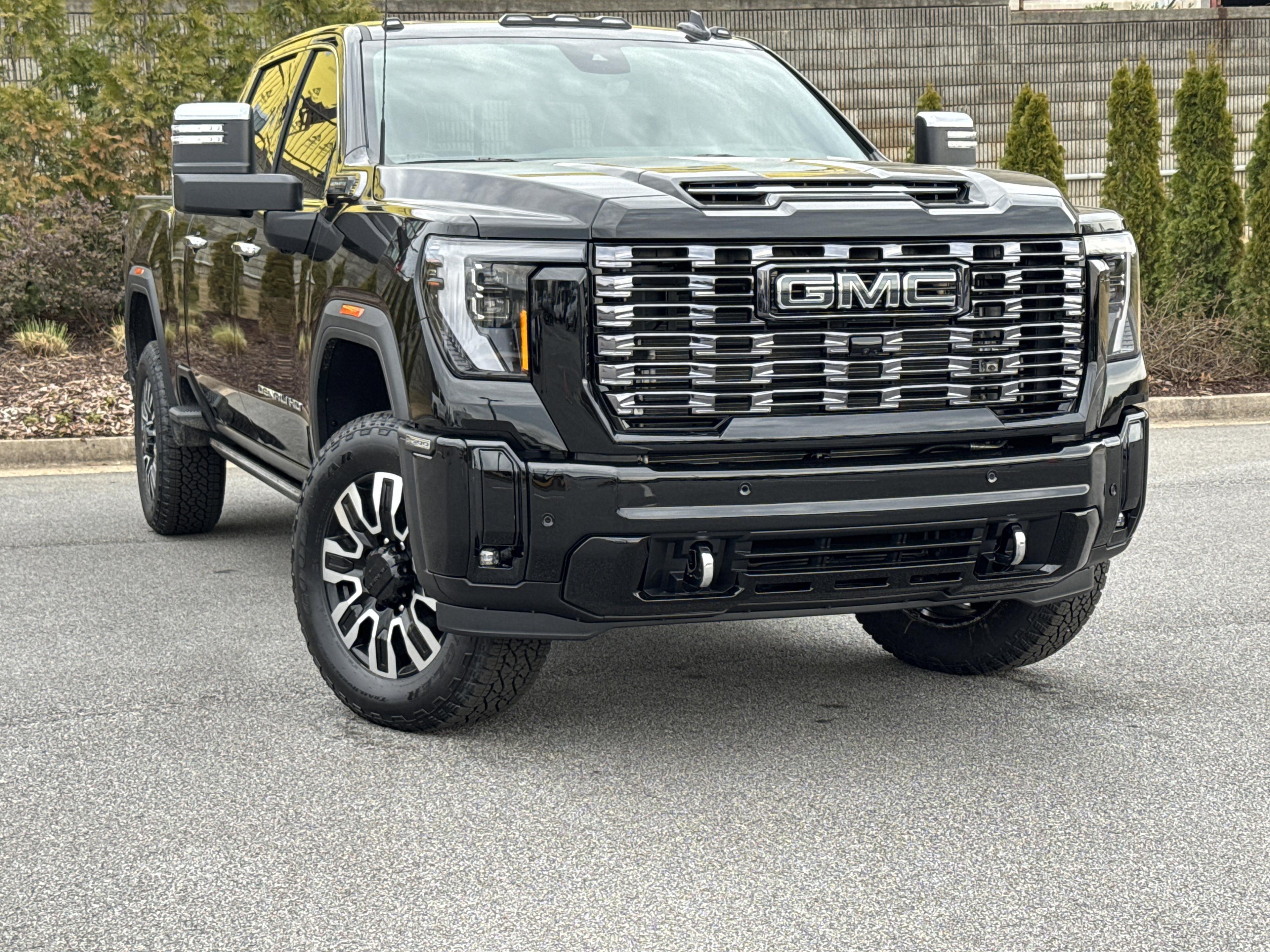 GMC Sierra 2500 Hd Denali Ultimate Four Wheel Drive Crew Cab - View 1