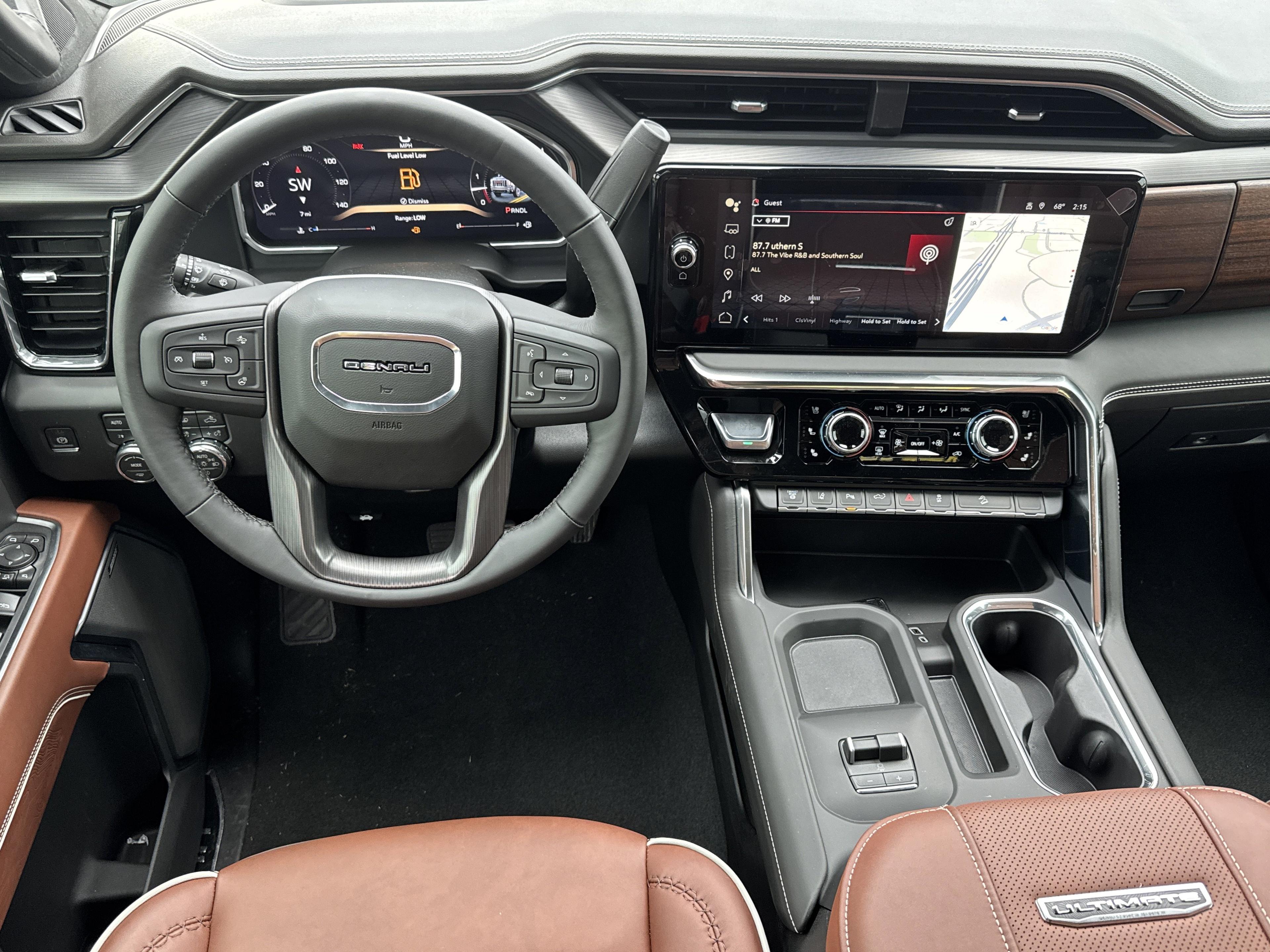 GMC Sierra 2500 Hd Denali Ultimate Four Wheel Drive Crew Cab - Thumbnail 16