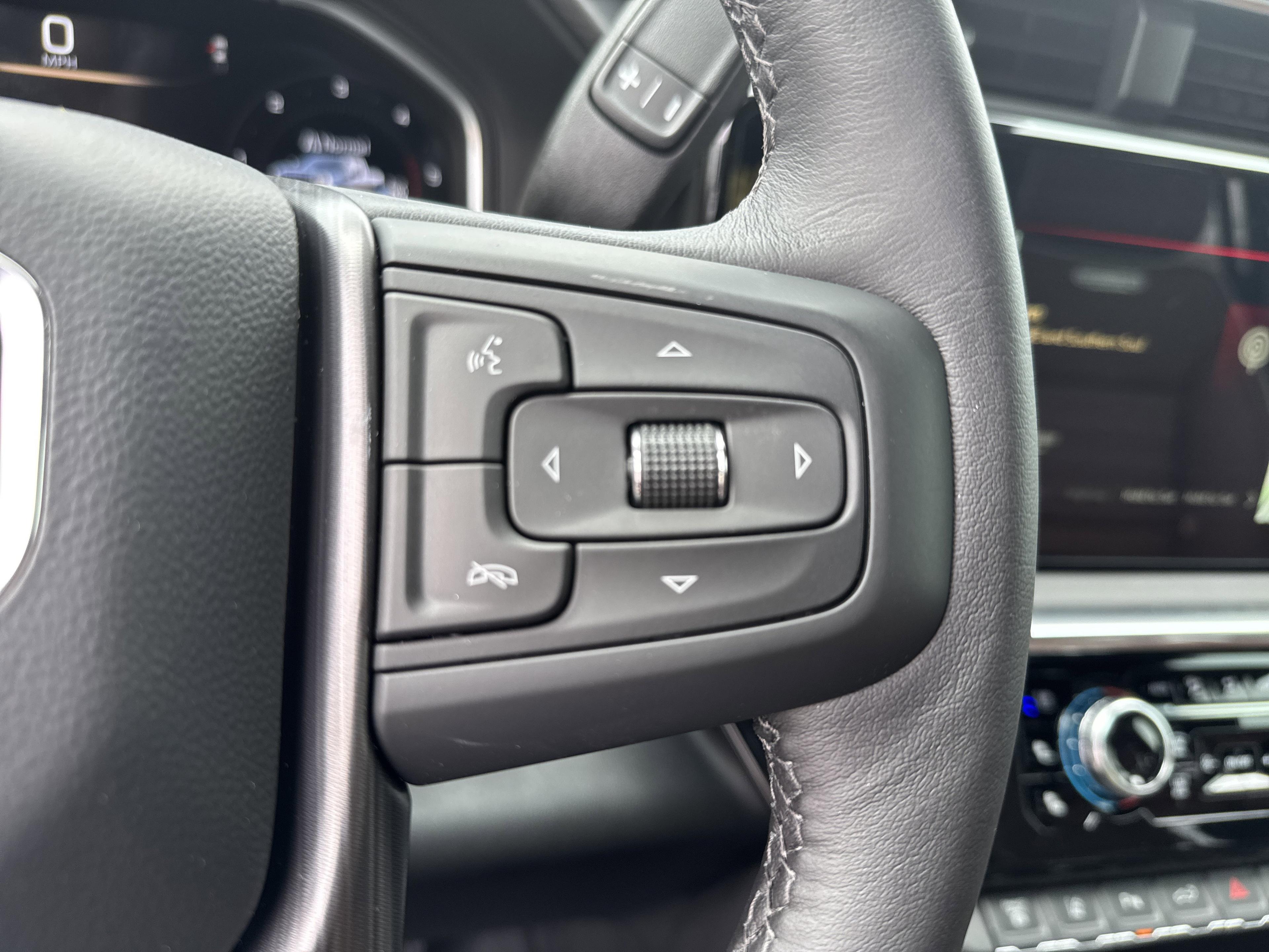 GMC Sierra 2500 Hd Denali Ultimate Four Wheel Drive Crew Cab - Thumbnail 19