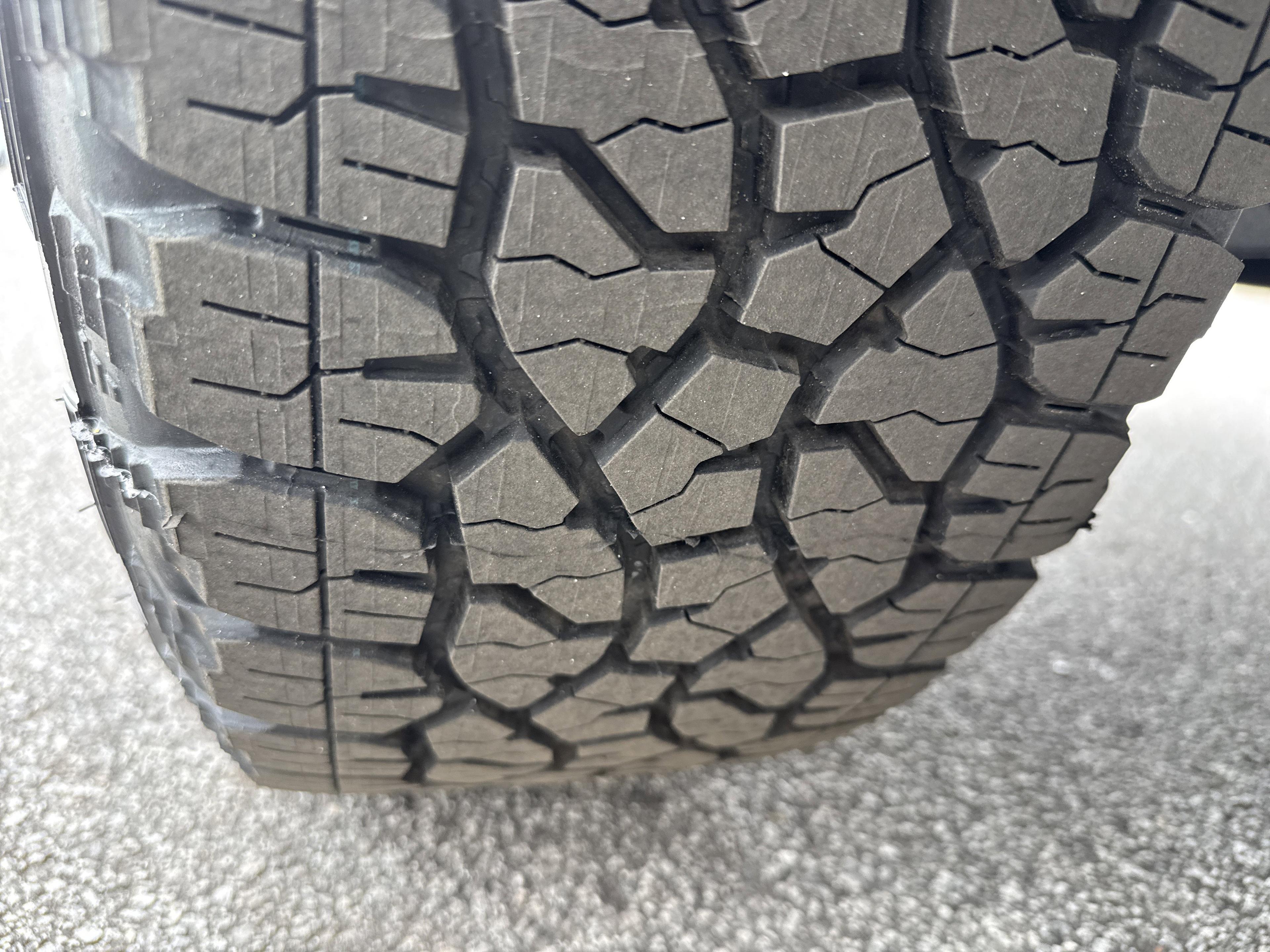 GMC Sierra 2500 Hd Denali Ultimate Four Wheel Drive Crew Cab - Thumbnail 11