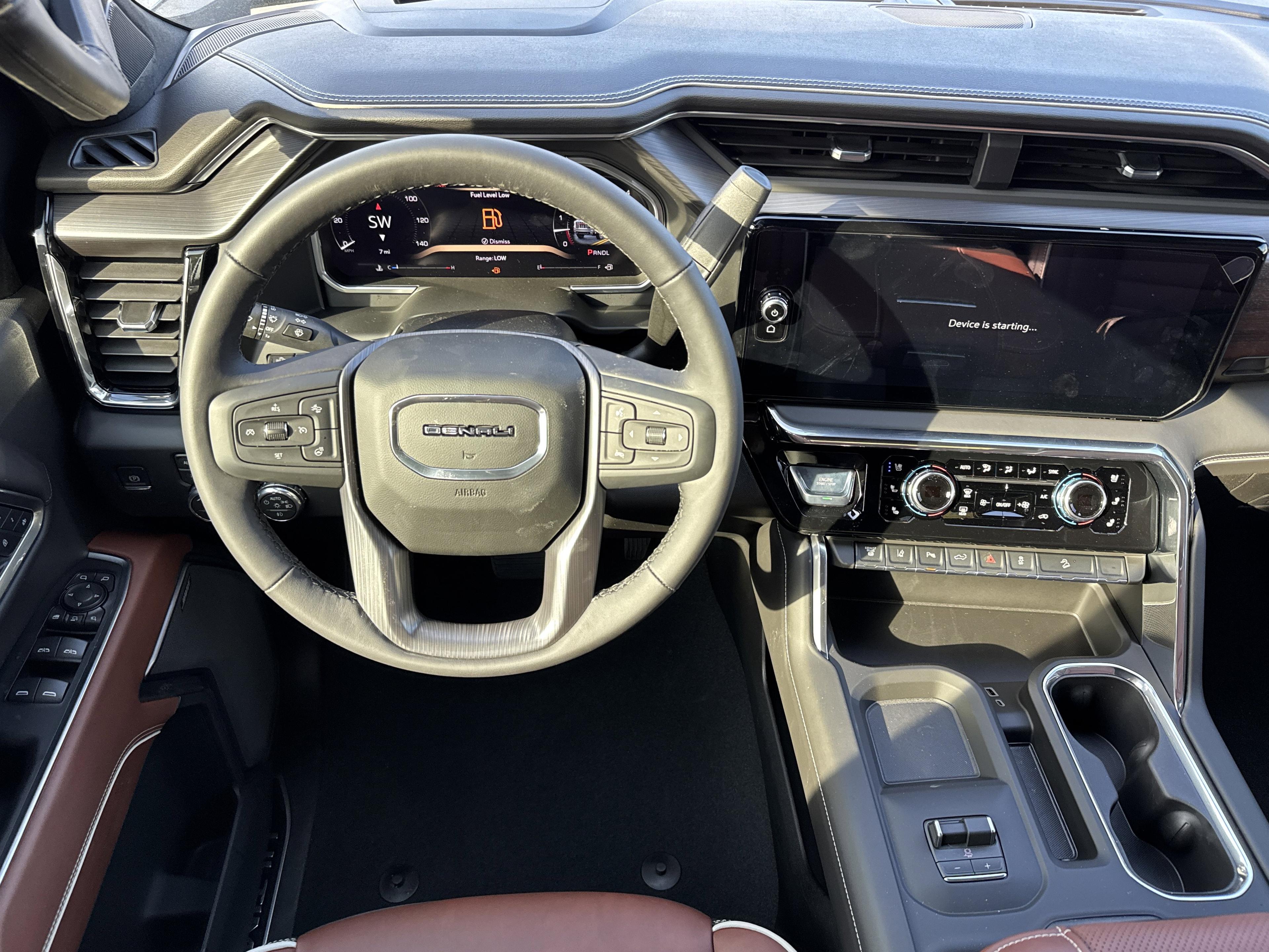 GMC Sierra 2500 Hd Denali Ultimate Four Wheel Drive Crew Cab - Thumbnail 16