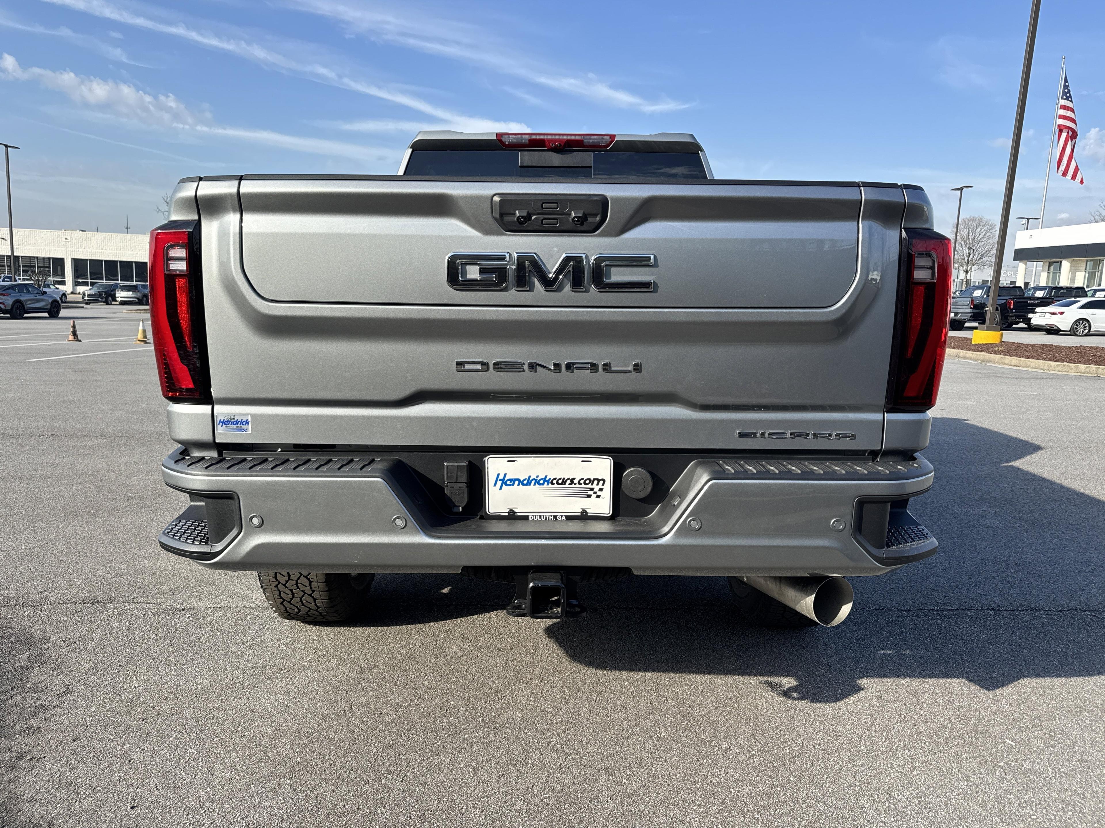 GMC Sierra 2500 Hd Denali Ultimate Four Wheel Drive Crew Cab - Thumbnail 8