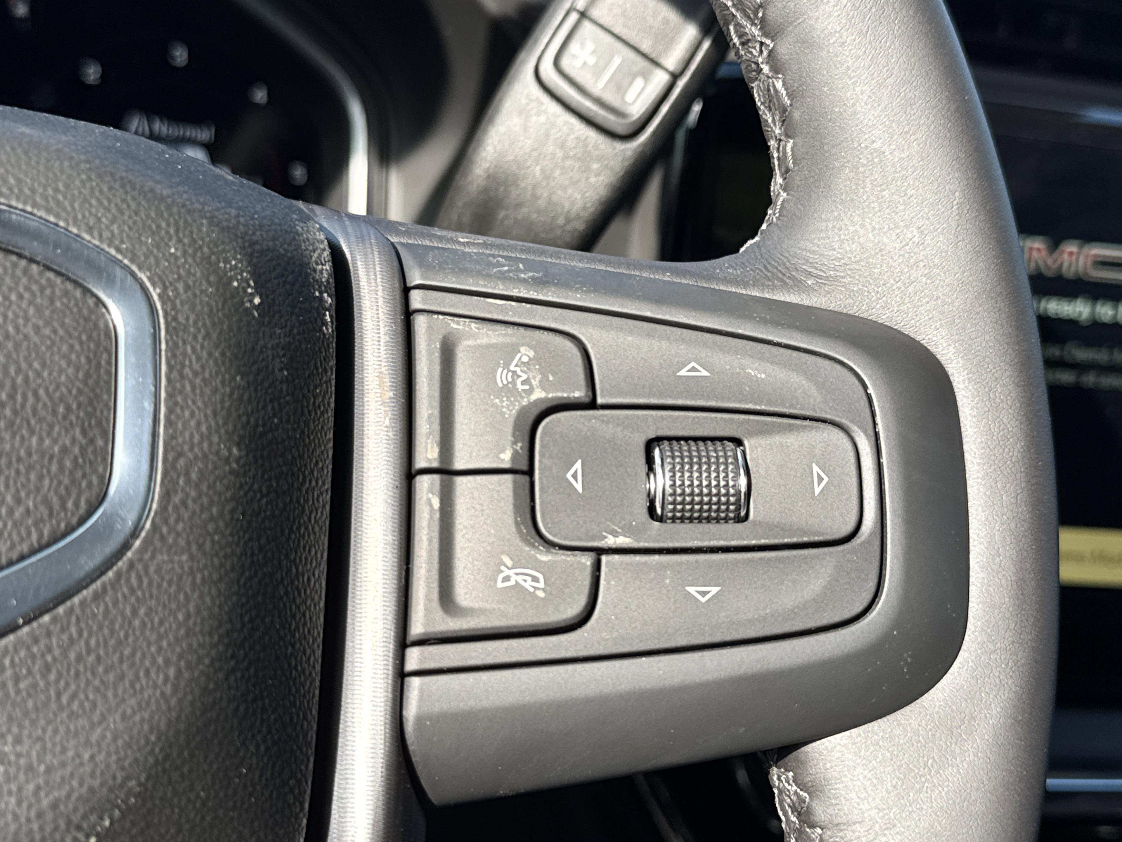 GMC Sierra 2500 Hd Denali Ultimate Four Wheel Drive Crew Cab - Thumbnail 19