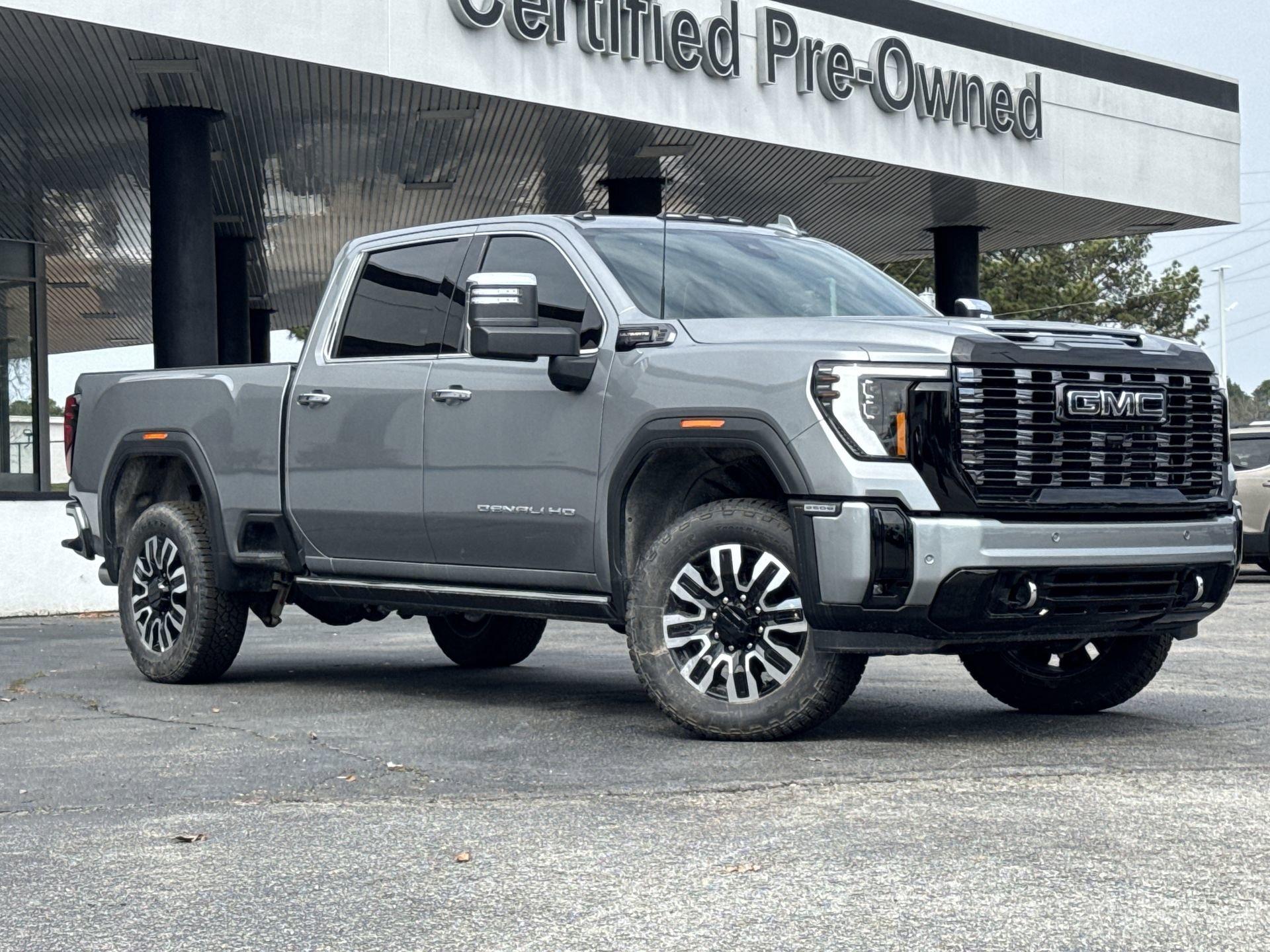 GMC Sierra 2500 Hd Denali Ultimate Four Wheel Drive Crew Cab - Thumbnail 2