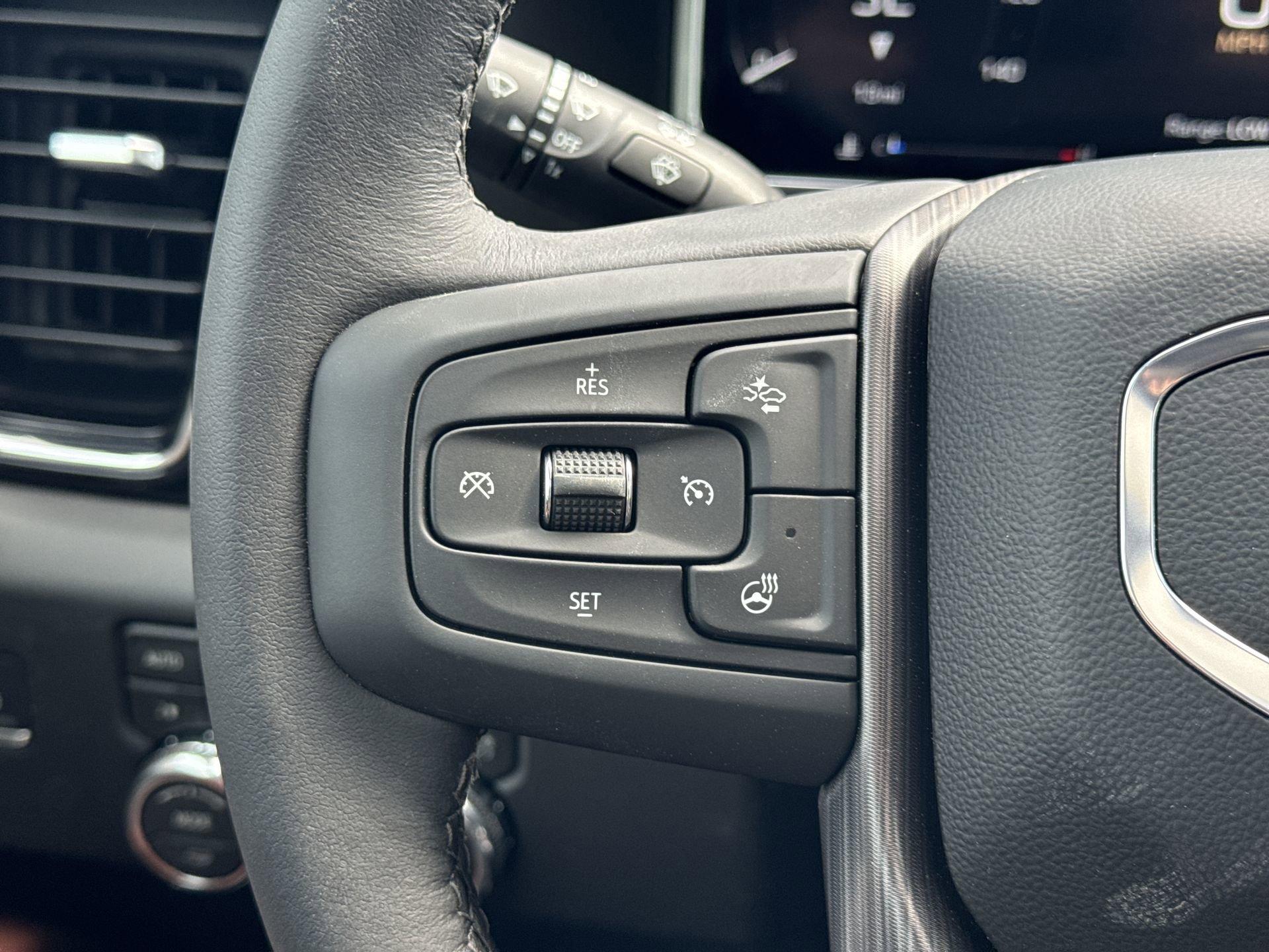 GMC Sierra 2500 Hd Denali Ultimate Four Wheel Drive Crew Cab - Thumbnail 18