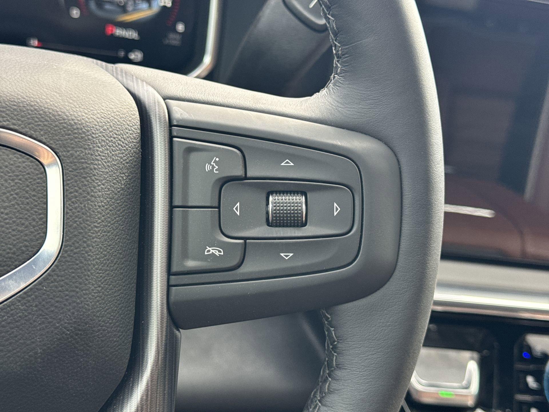 GMC Sierra 2500 Hd Denali Ultimate Four Wheel Drive Crew Cab - Thumbnail 19