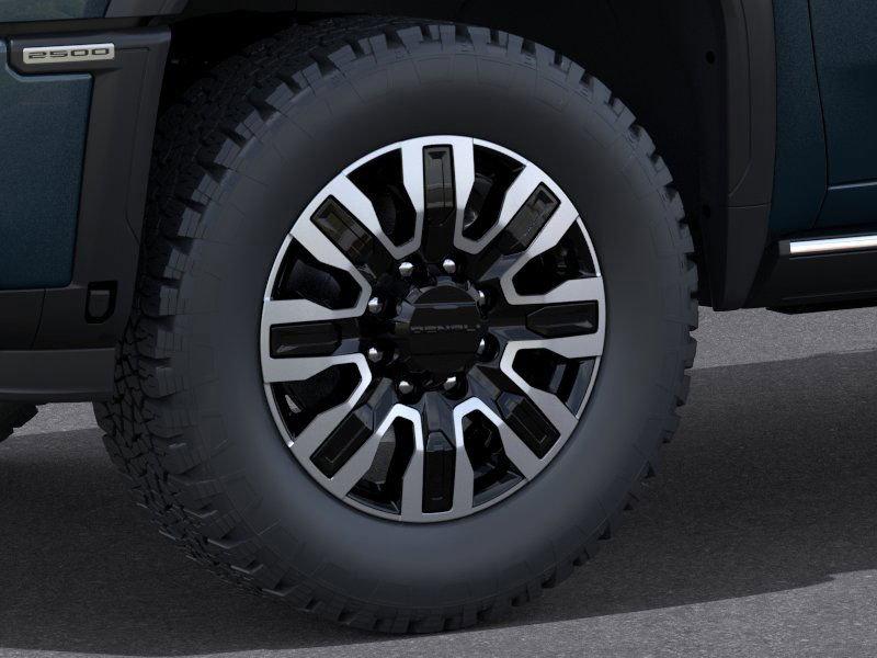 GMC Sierra 2500 Hd Denali Ultimate Four Wheel Drive Crew Cab - Thumbnail 5