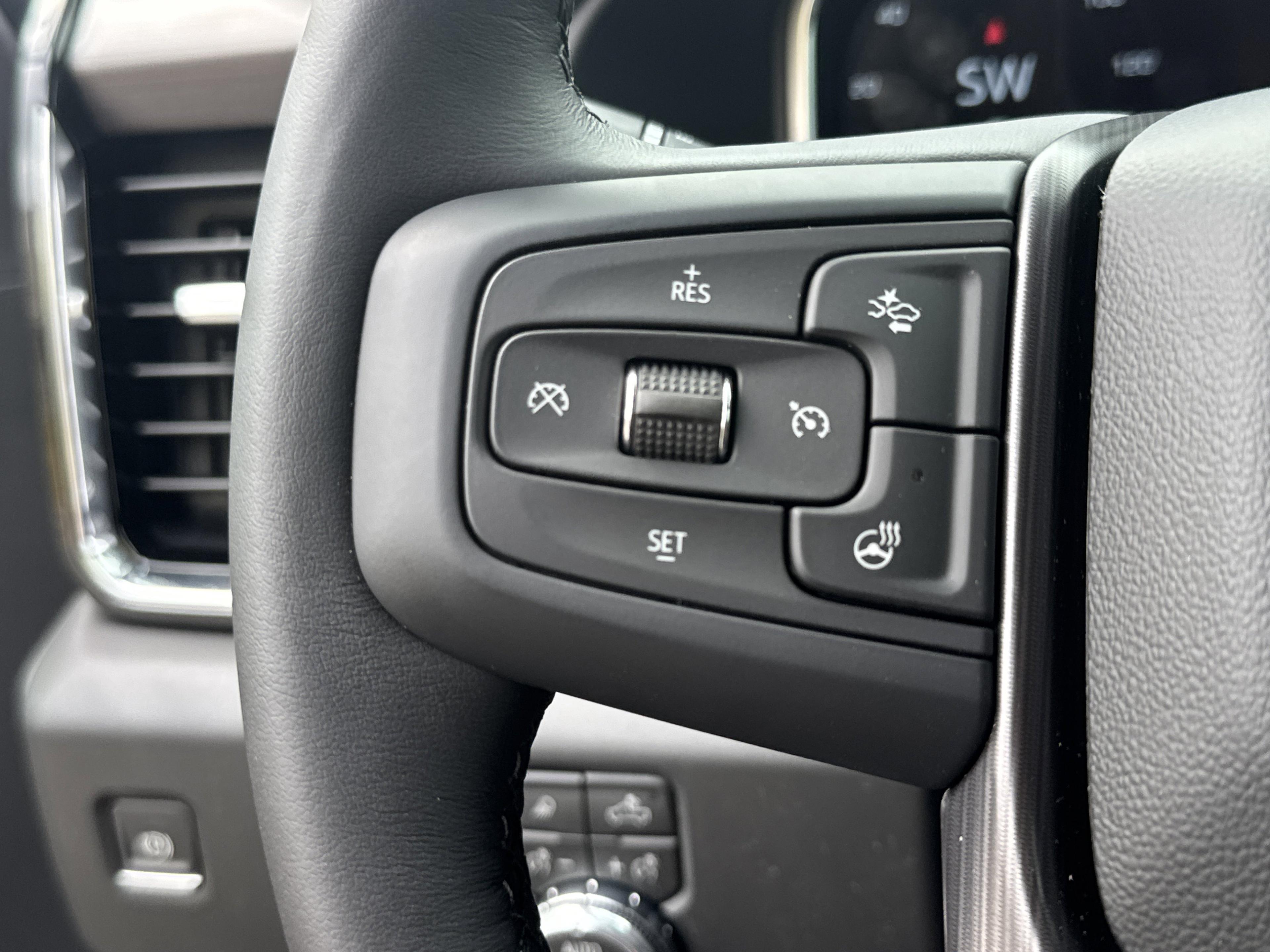 GMC Sierra 2500 Hd Denali Ultimate Four Wheel Drive Crew Cab - Thumbnail 18