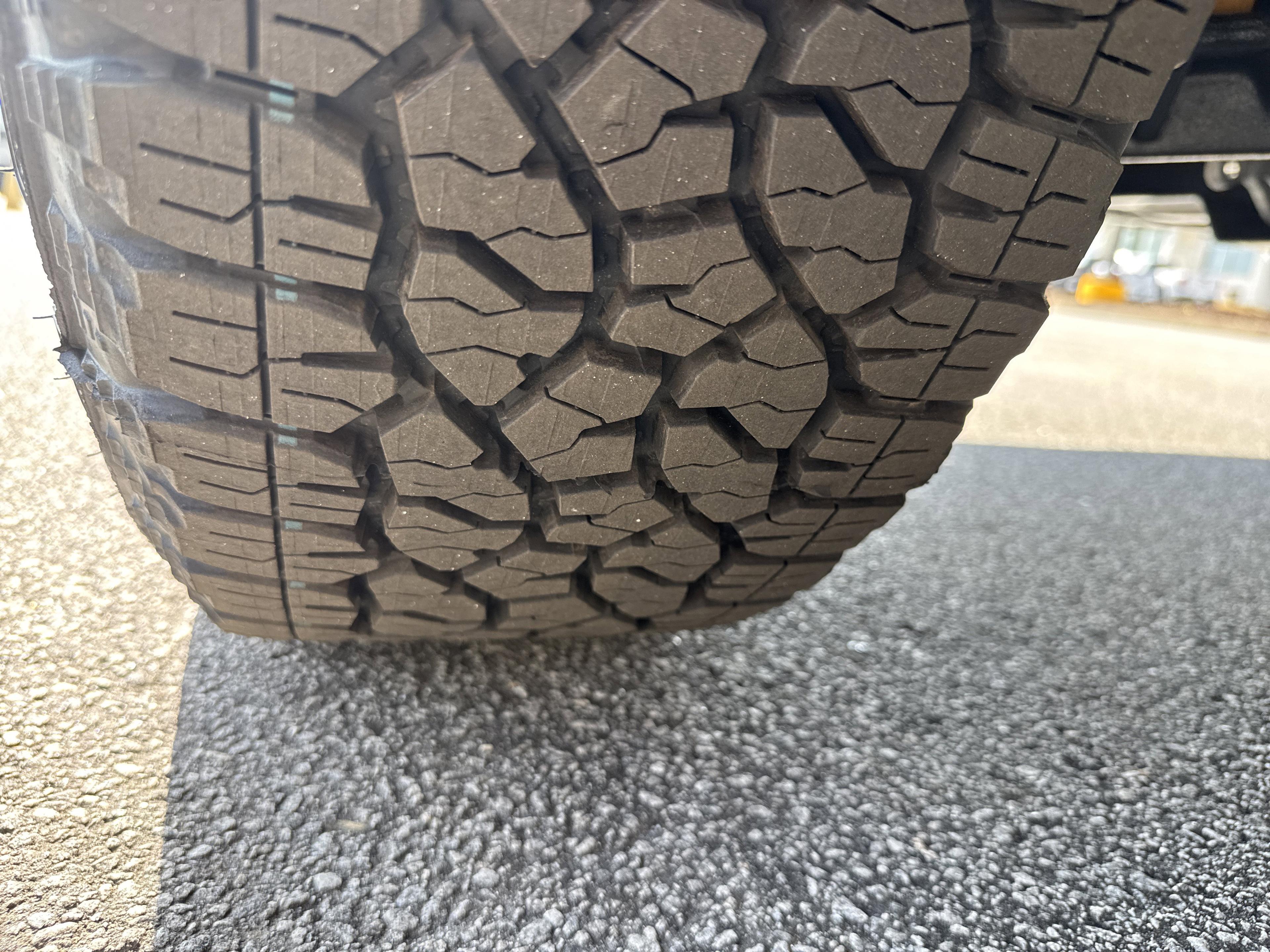 GMC Sierra 2500 Hd Denali Ultimate Four Wheel Drive Crew Cab - Thumbnail 11