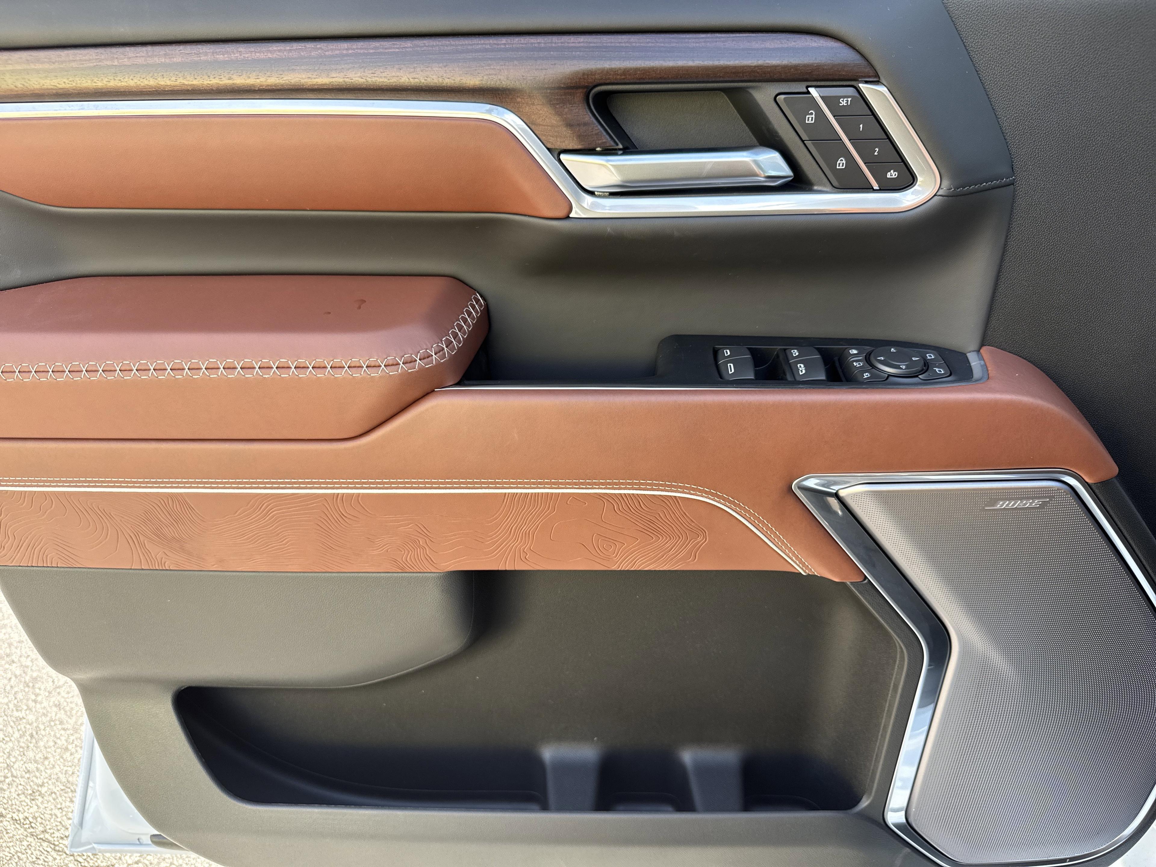 GMC Sierra 2500 Hd Denali Ultimate Four Wheel Drive Crew Cab - Thumbnail 13