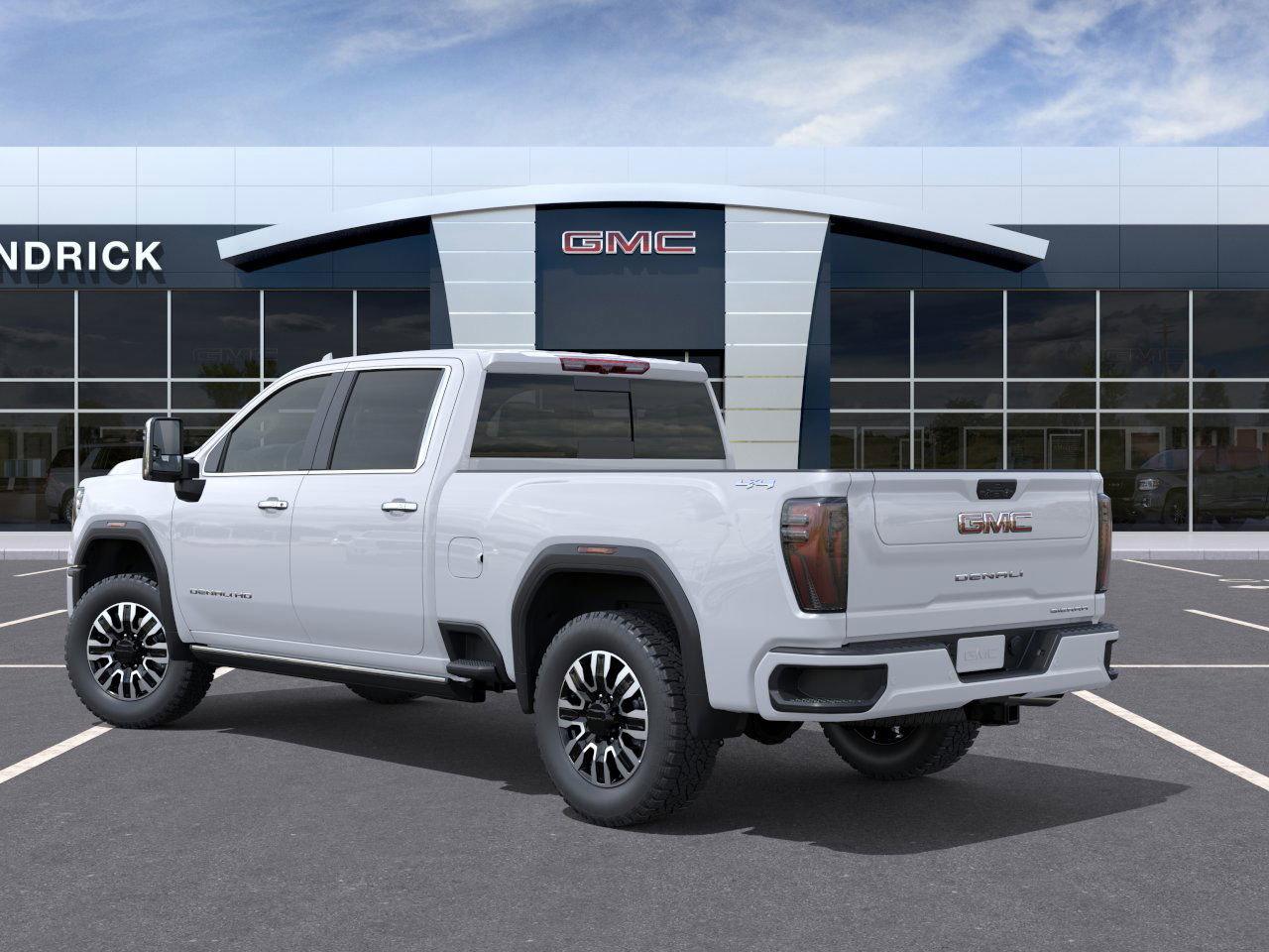 GMC Sierra 2500 Hd Denali Ultimate Four Wheel Drive Crew Cab - Thumbnail 3