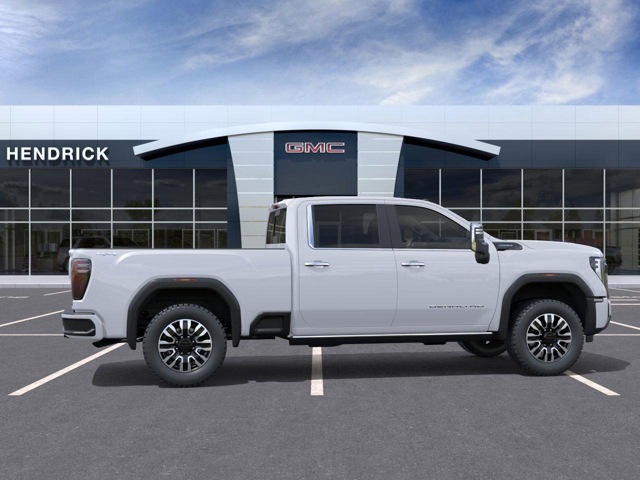 GMC Sierra 2500 Hd Denali Ultimate Four Wheel Drive Crew Cab - Thumbnail 5
