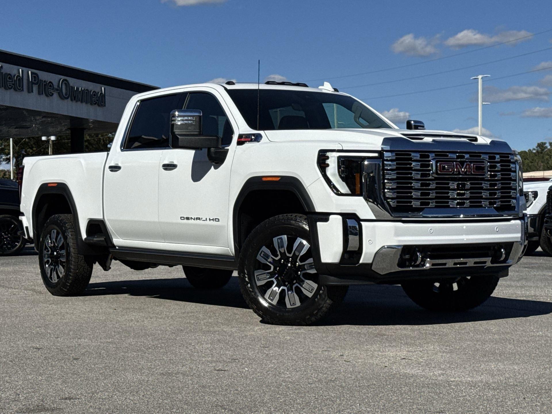 GMC Sierra 2500 Hd Denali Four Wheel Drive Crew Cab - Thumbnail 2